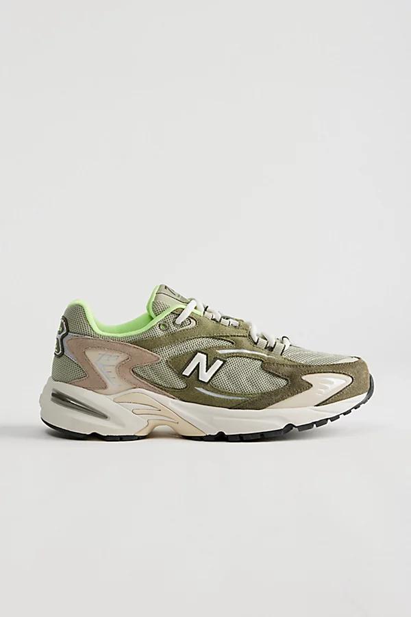 New Balance Mens 725v1 Sneaker Mens at Urban Outfitters Product Image