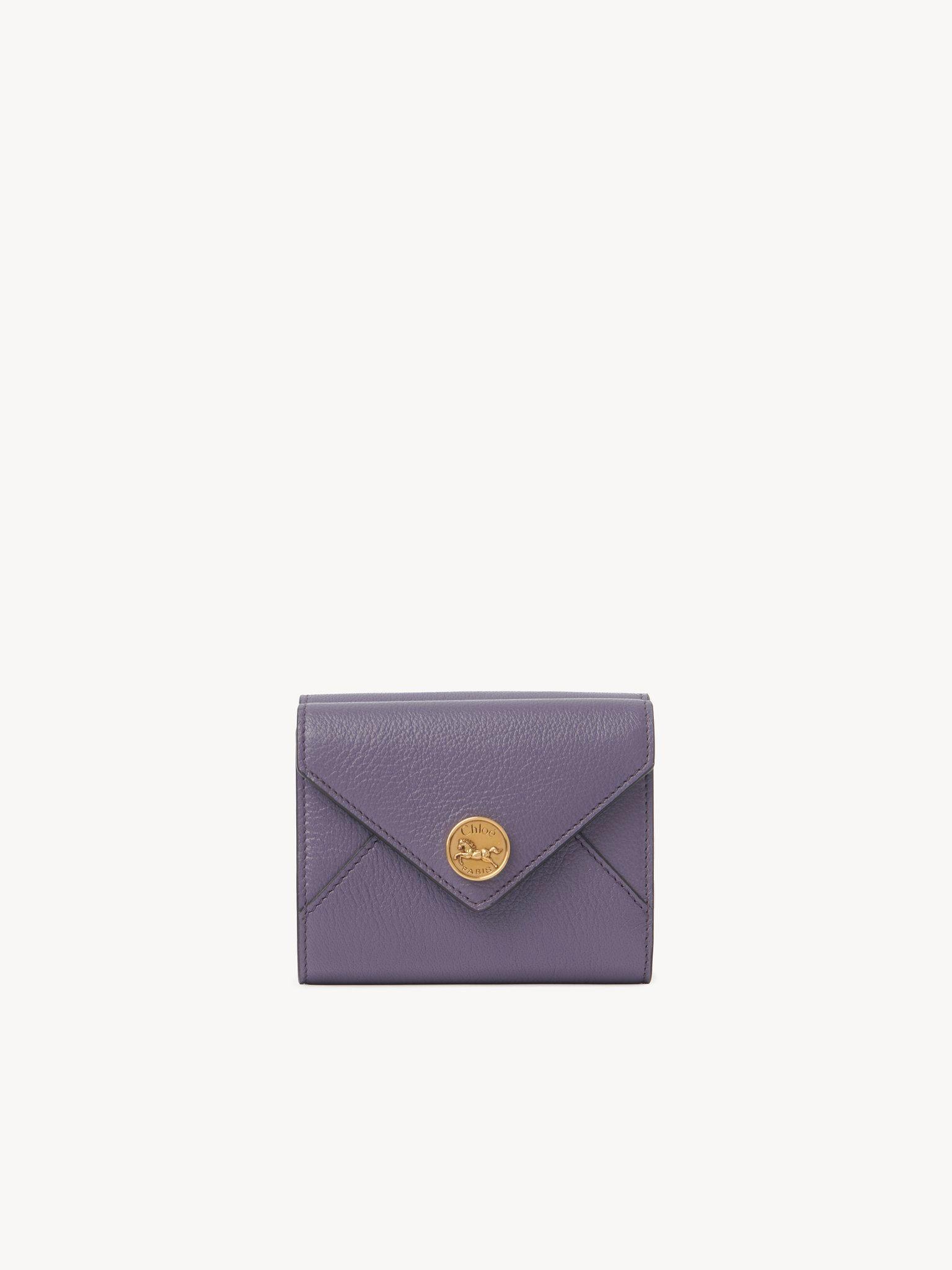Small Envelope tri-fold in grained leather Product Image