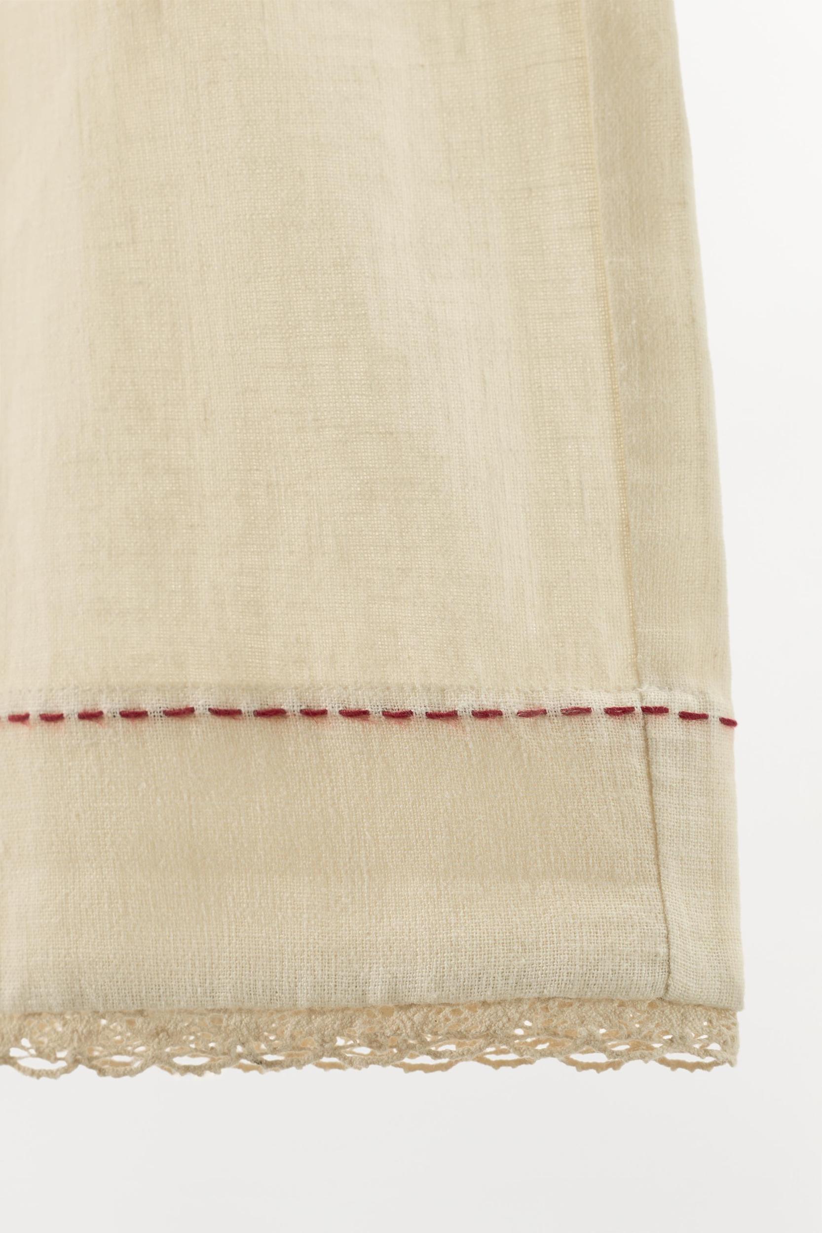 CONTRAST LINEN BERMUDA SHORTS LIMITED EDITION Product Image