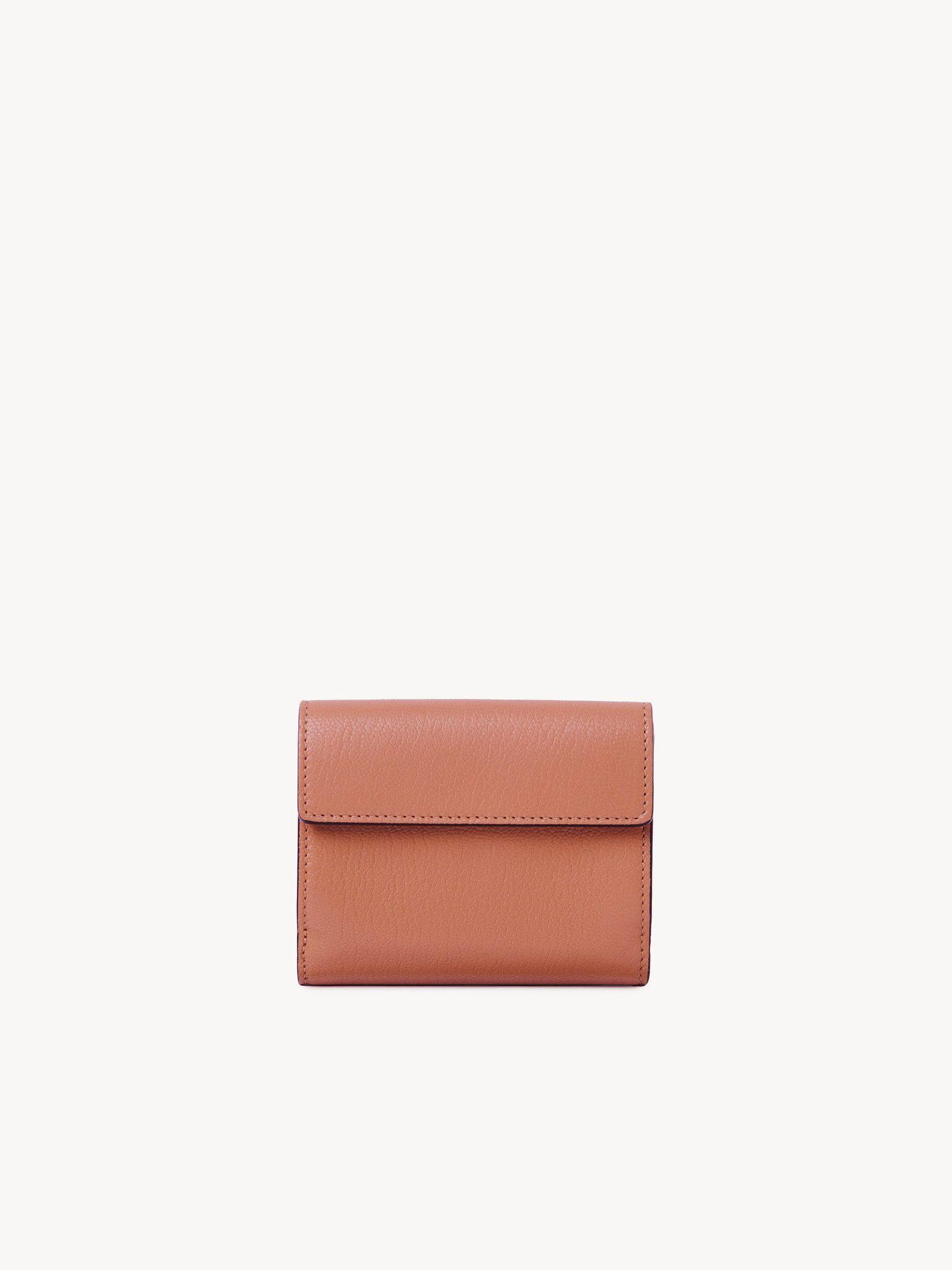 Small Envelope tri-fold in grained leather Product Image