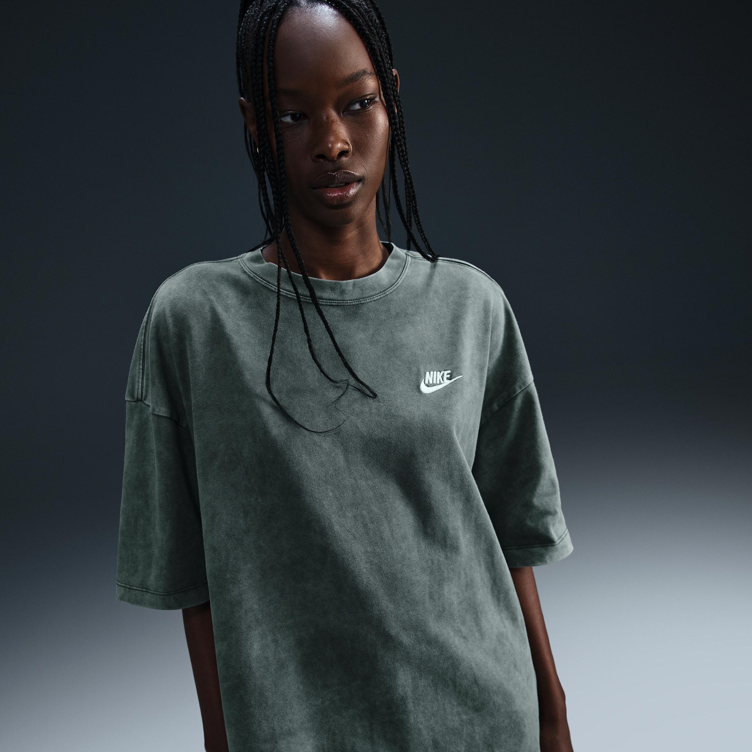 Women's Nike Sportswear Essential Oversized T-Shirt Product Image