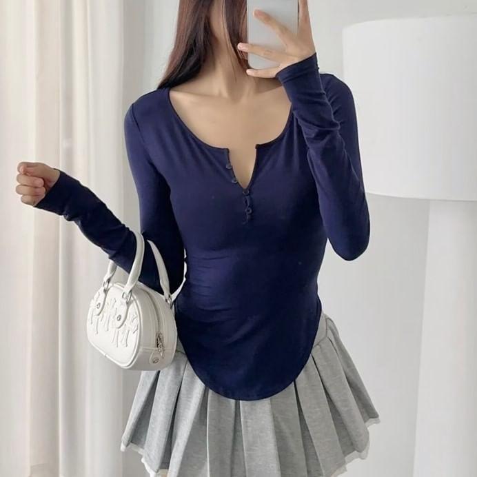 Long Sleeve Henley Scoop Neck Plain Curved Hem T-Shirt Product Image