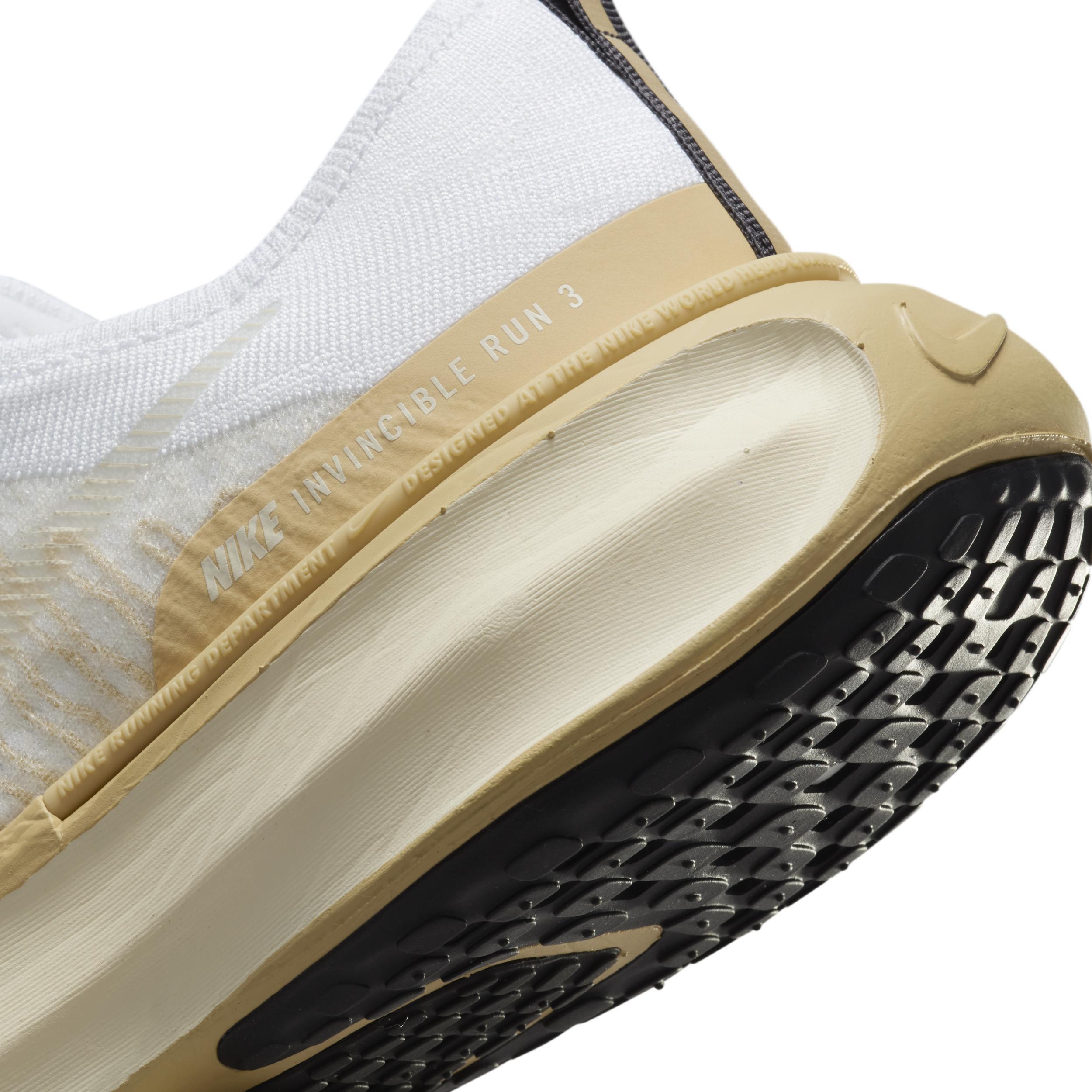 Nike Mens ZoomX Invincible Run Flyknit 3 - Running Shoes White/Coconut Milk/Sesame Product Image