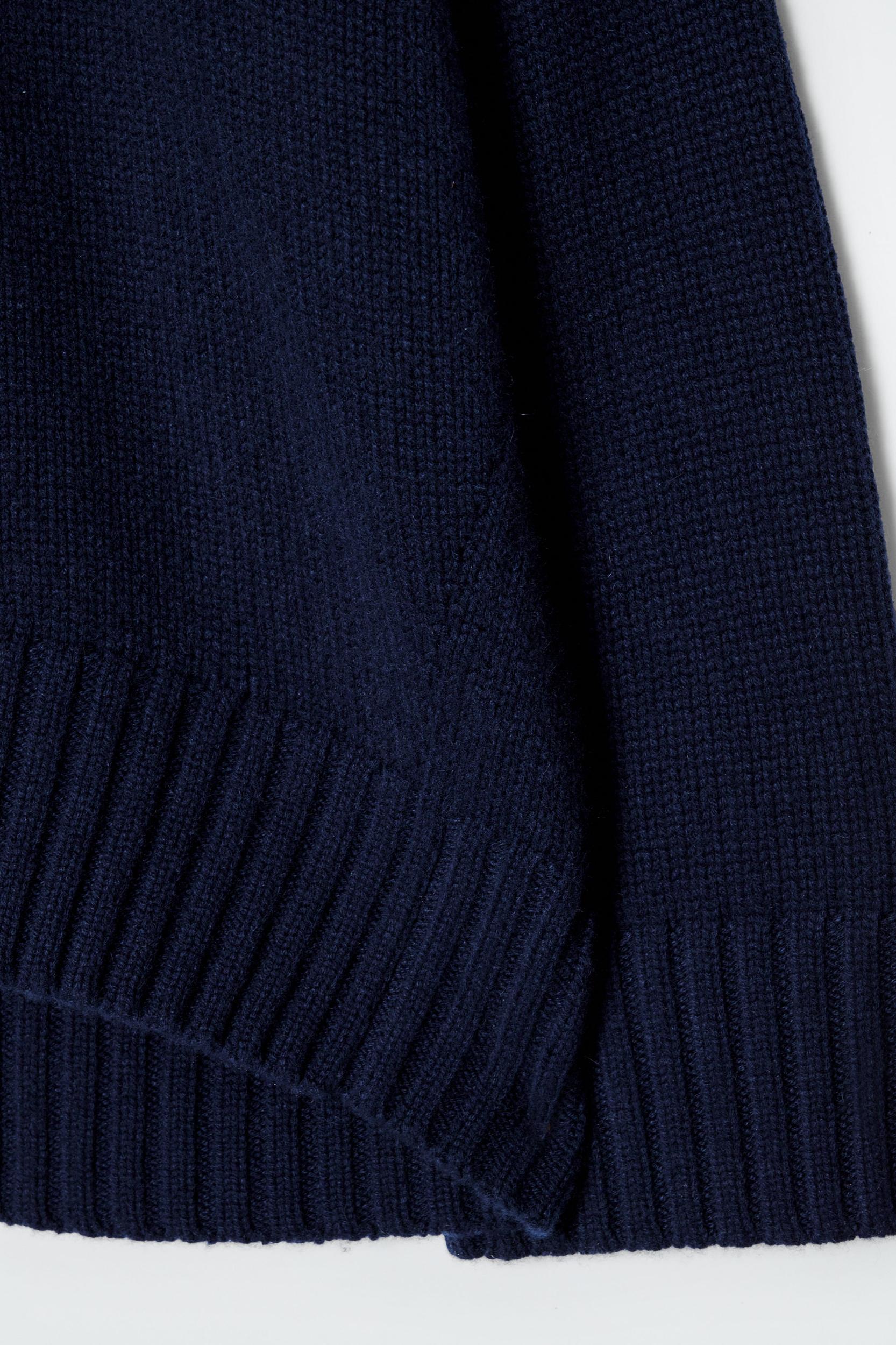 CHUNKY PURE CASHMERE TURTLENECK SWEATER Product Image