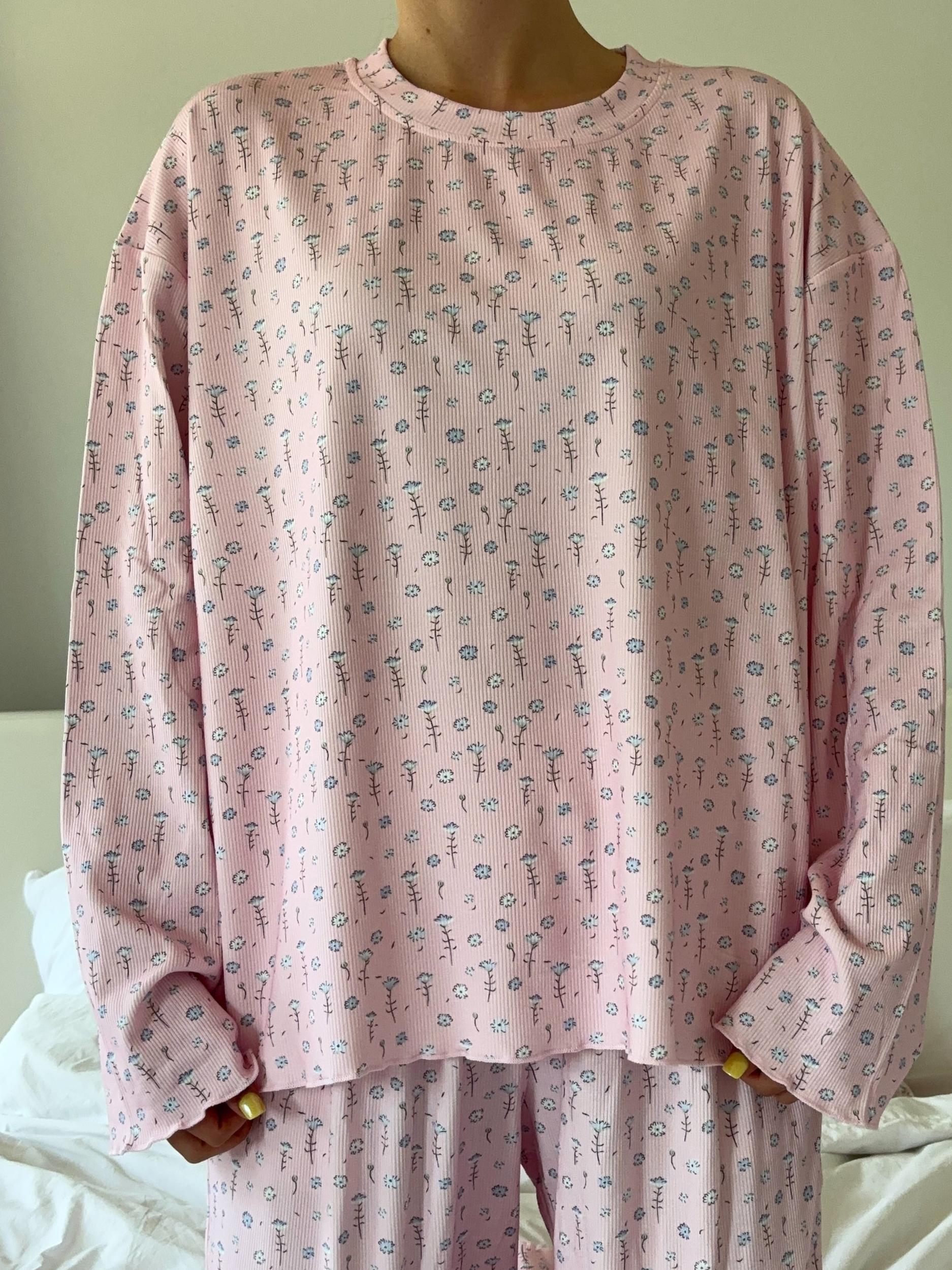 Light Pink Ditsy Floral Long Sleeve Pajama Top Product Image