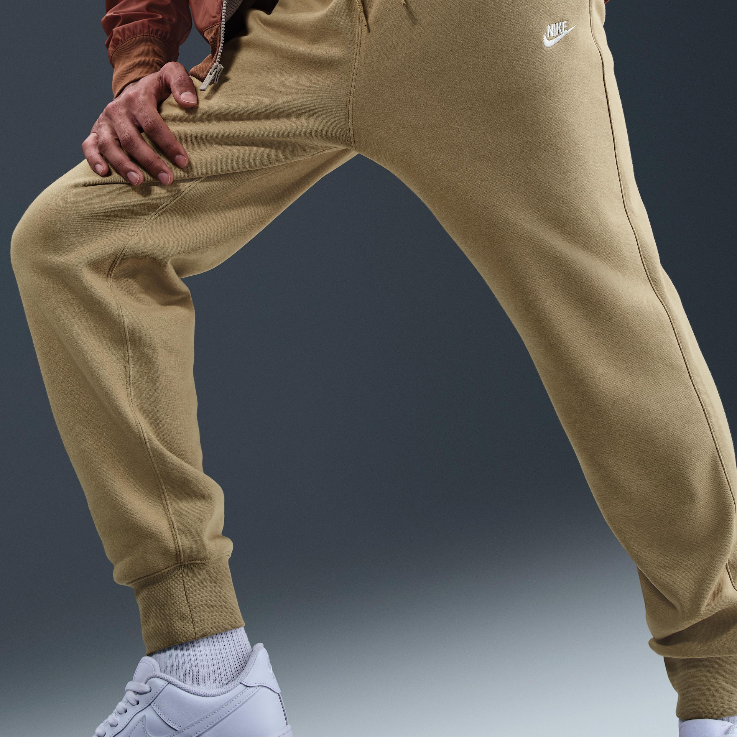Nike Men's Club Jogger Pants Product Image