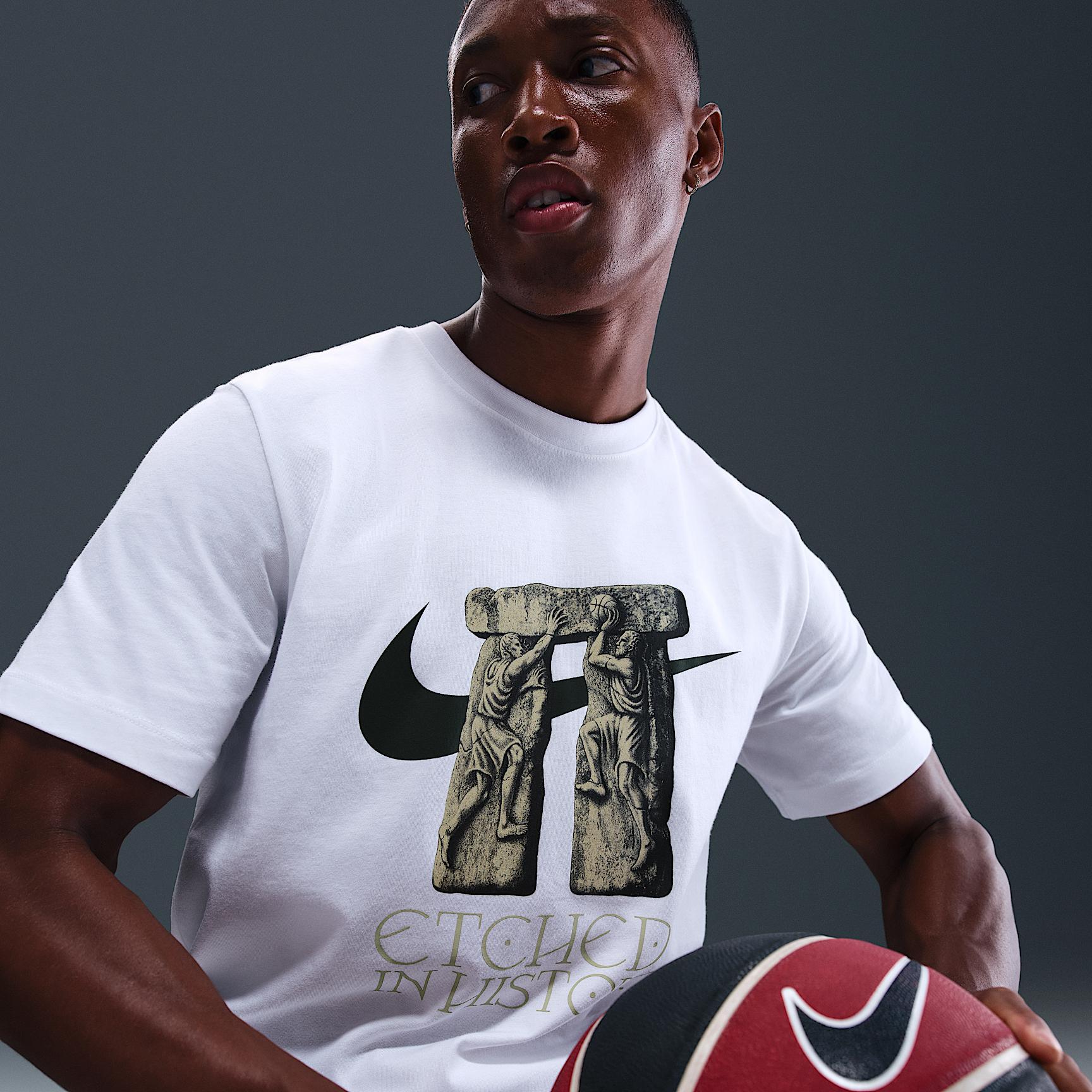 Nike Men's T-Shirt Product Image