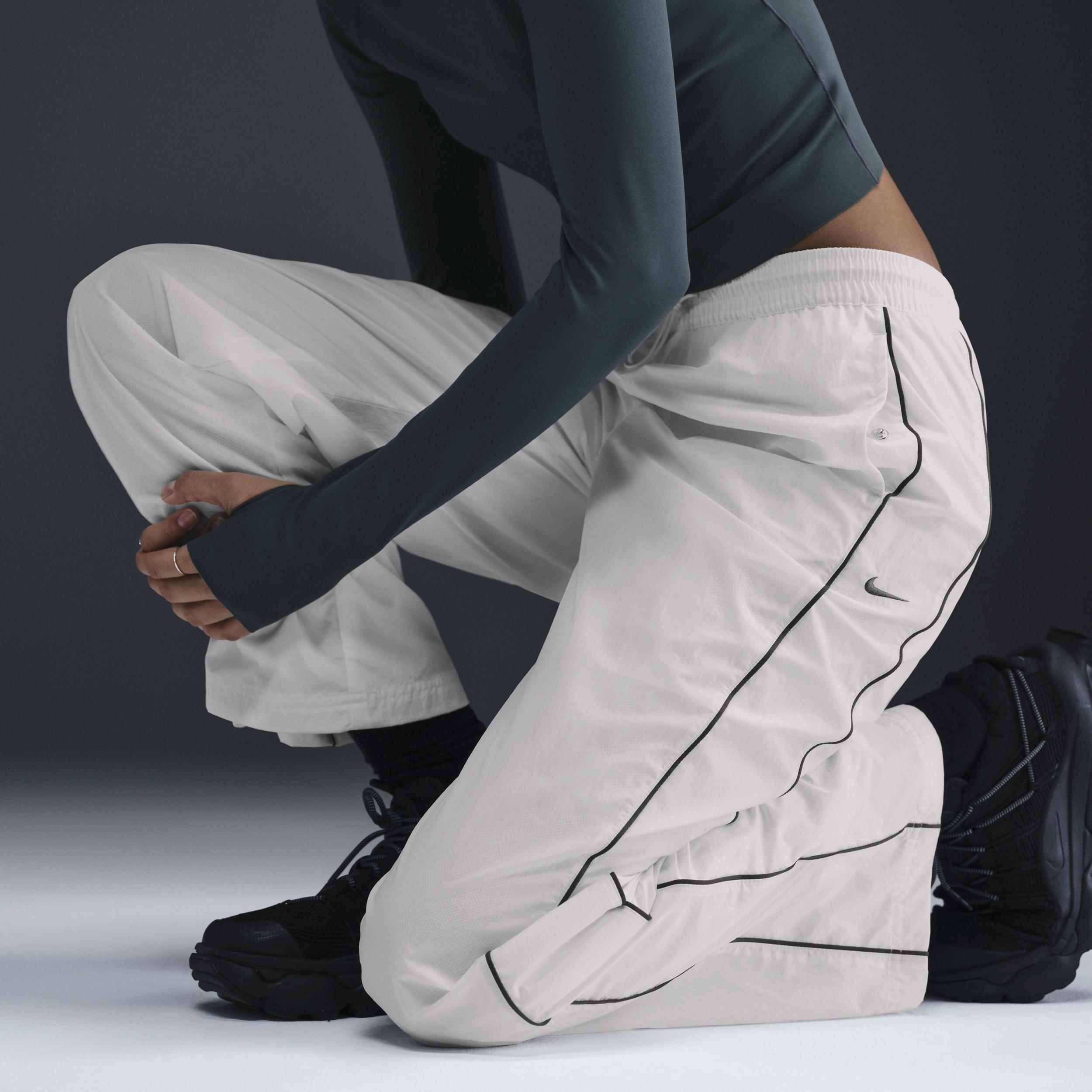 Nike Women's Windrunner High-Waisted Woven Open-Hem Pants Product Image