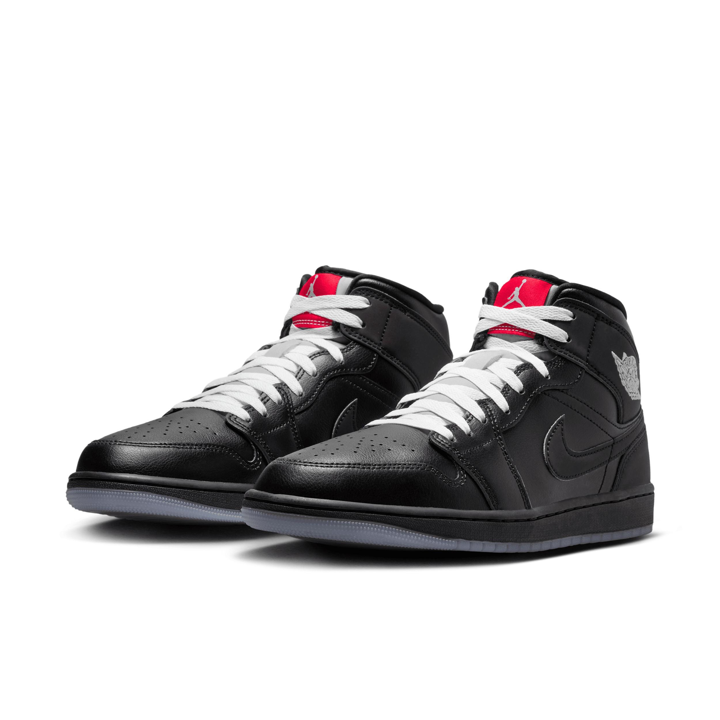 Men's Air Jordan 1 Mid SE Shoes Product Image