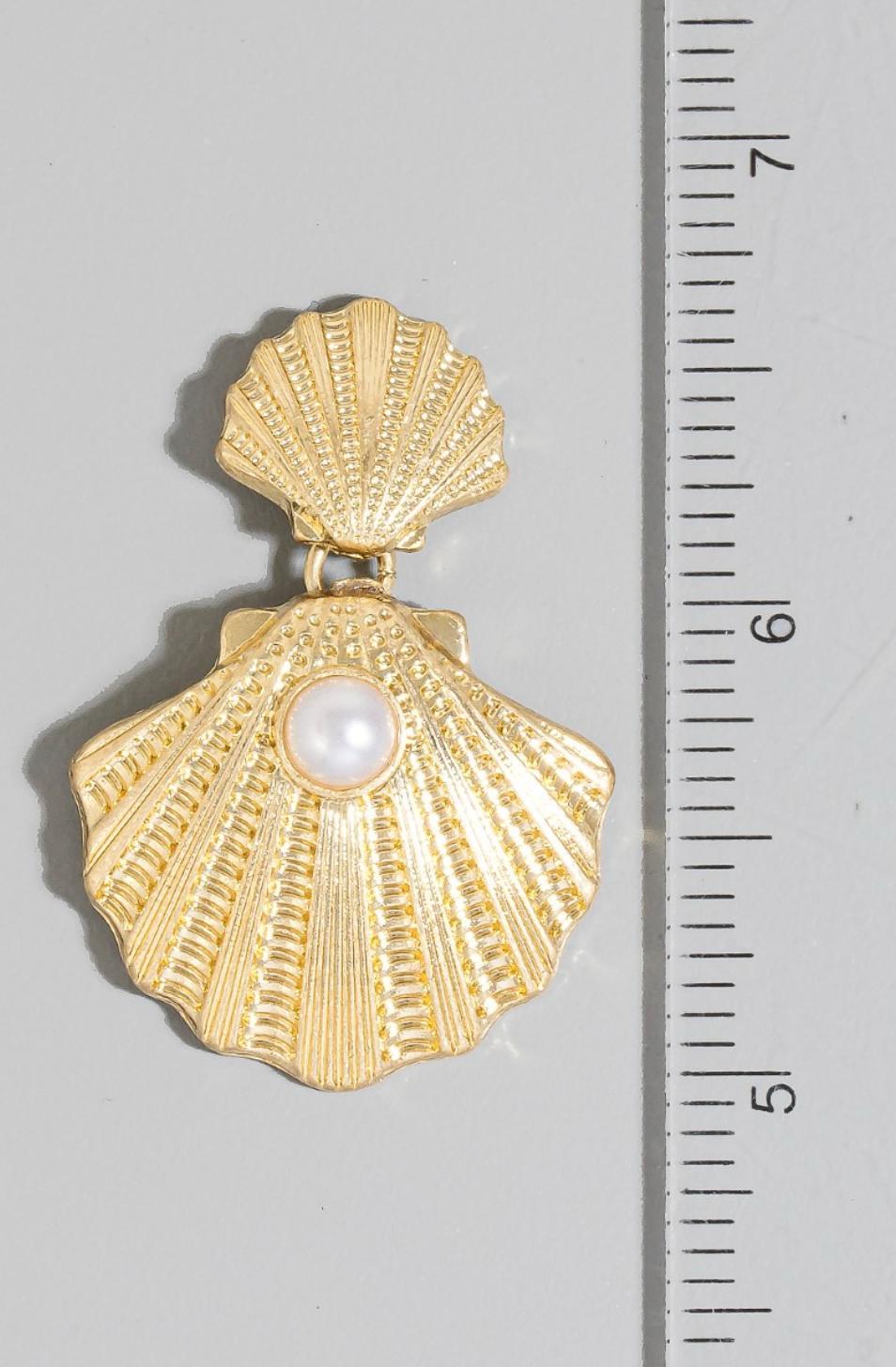 Shell Dangle Earrings Product Image