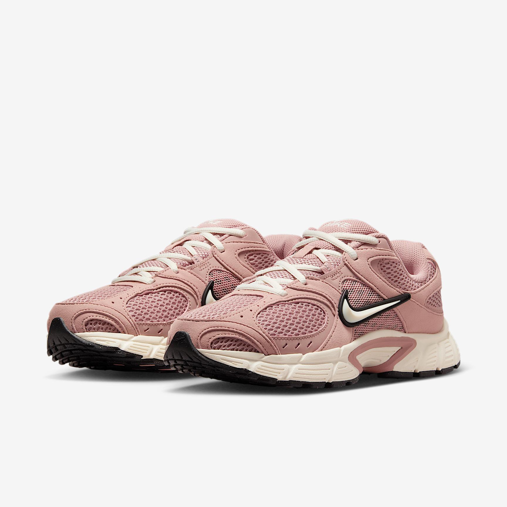 Nike Women's V5 RNR Shoes Product Image