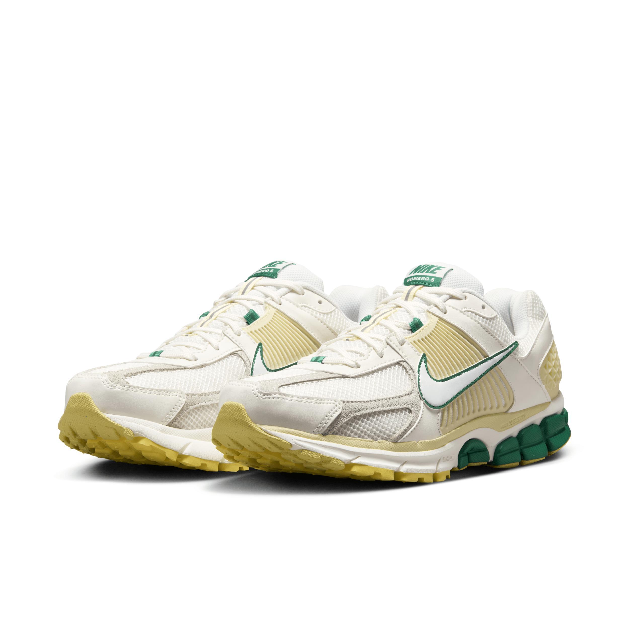 Nike Men's Zoom Vomero 5 Shoes Product Image