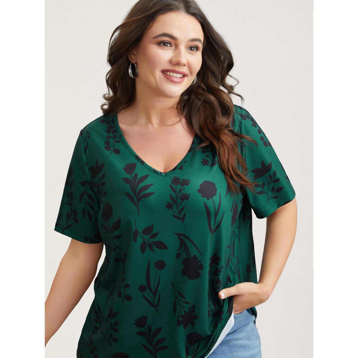 Plus Size Stretchy Floral Print V-Neck T-Shirt DarkGreen Women Leisure Non Natural Flowers V-neck Casual T-shirts BloomChic 22-24/3X Product Image