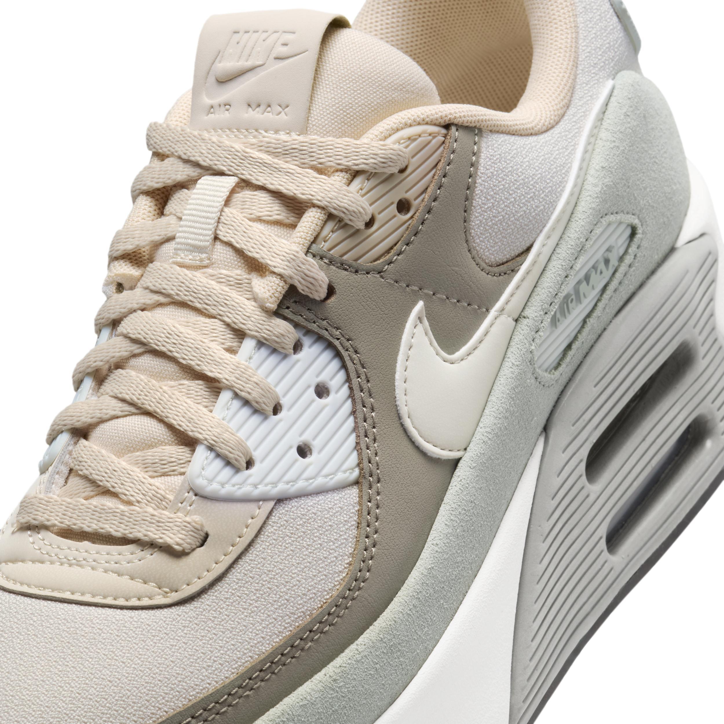 Womens Nike Air Max 90 LV8 Casual Shoes Product Image