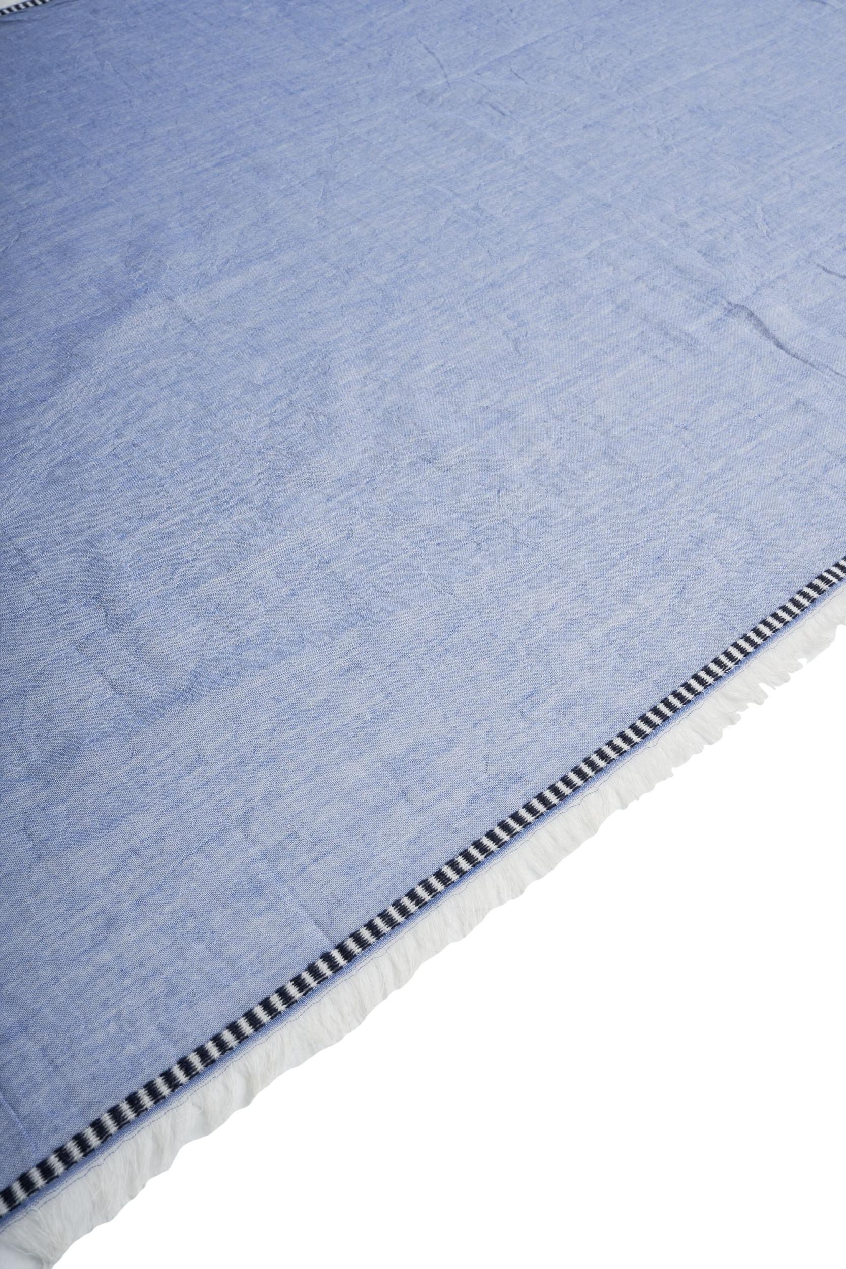 Scarf with embroideries Product Image