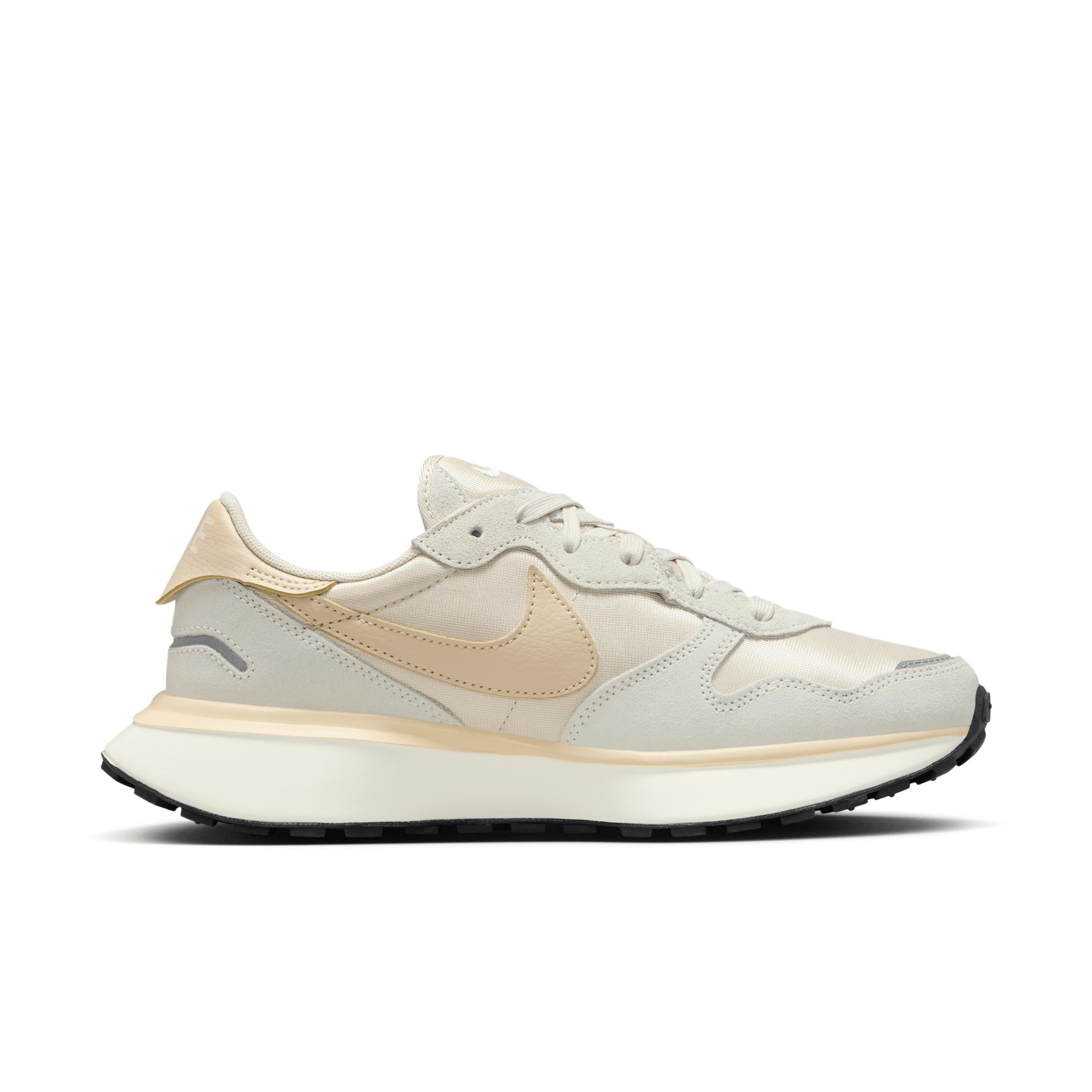 Nike Women's Phoenix Waffle Shoes Product Image