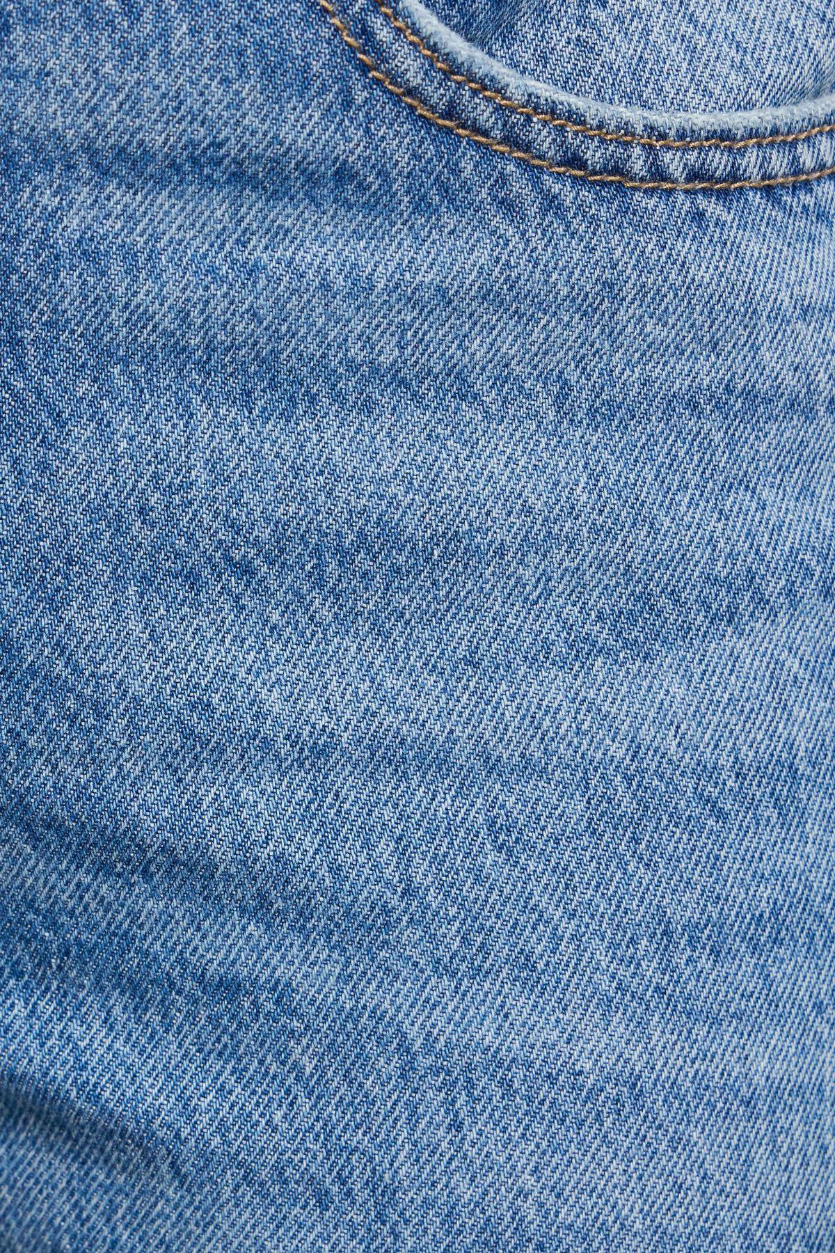 '90s Straight Jeans Product Image
