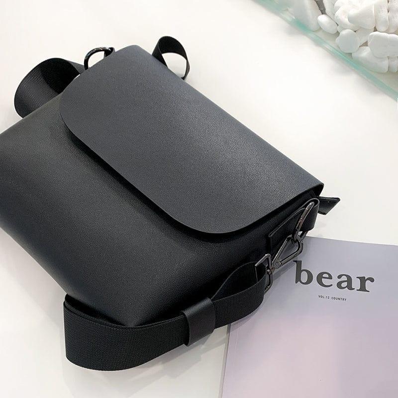 SMALL MESSENGER SHOULDER BAG Product Image