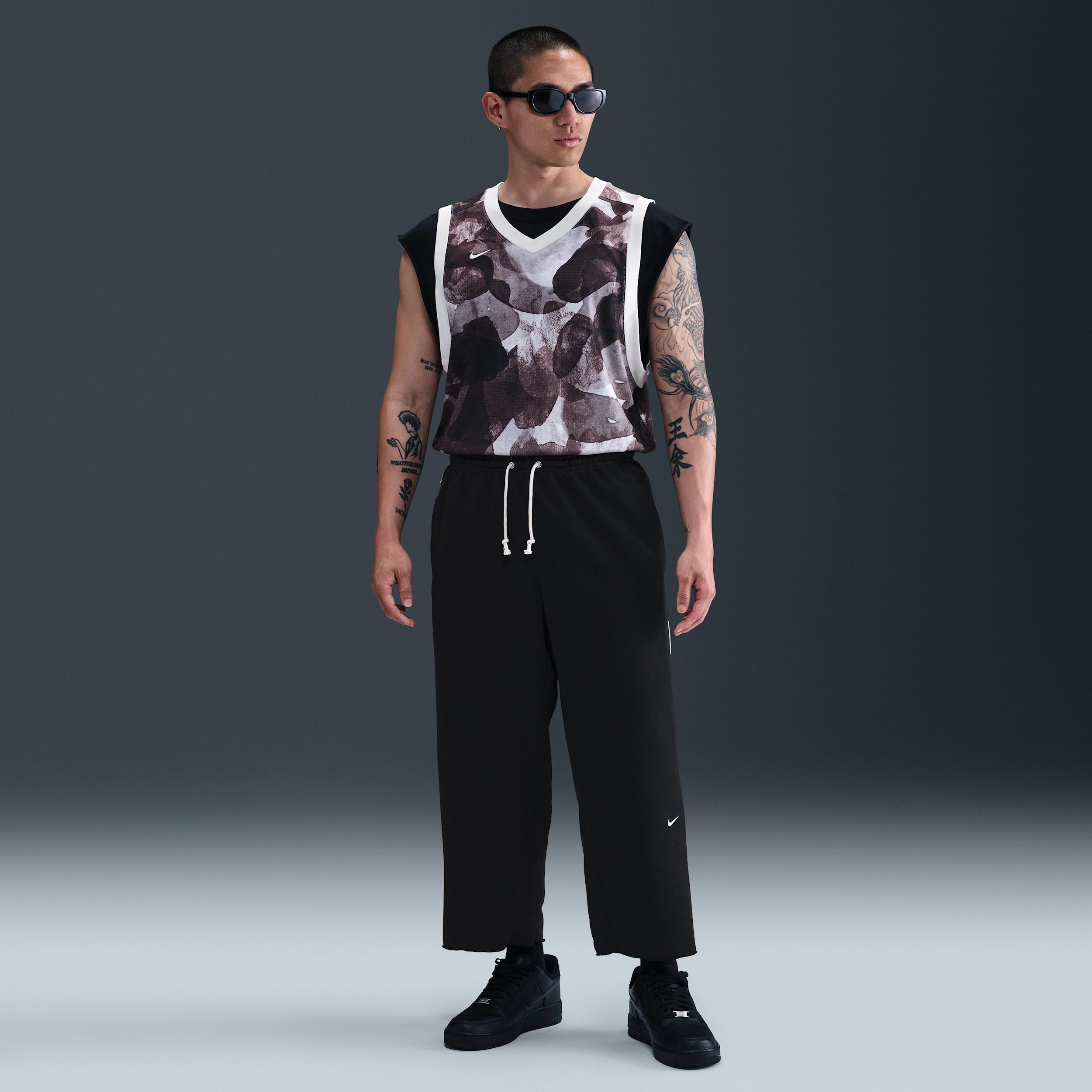 Nike Standard Issue Men's Dri-FIT 7/8-Length Basketball Pants Product Image