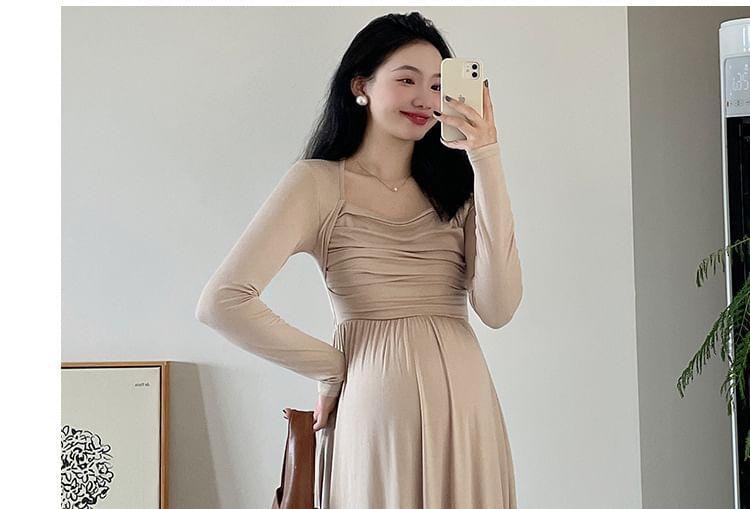 Maternity Long-Sleeve Square Neck Plain Ruched Midi A-Line Dress Product Image