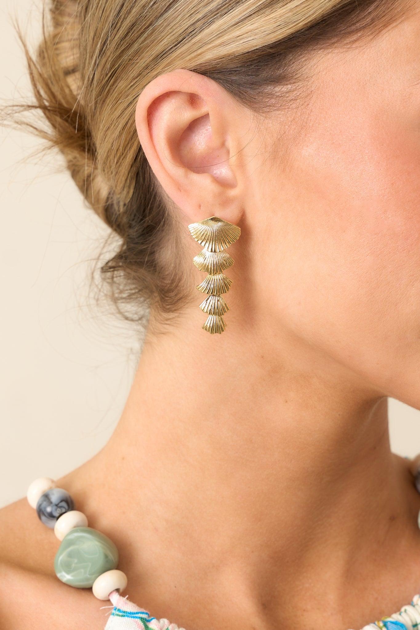 Island Getaway Gold Seashell Drop Earrings Product Image