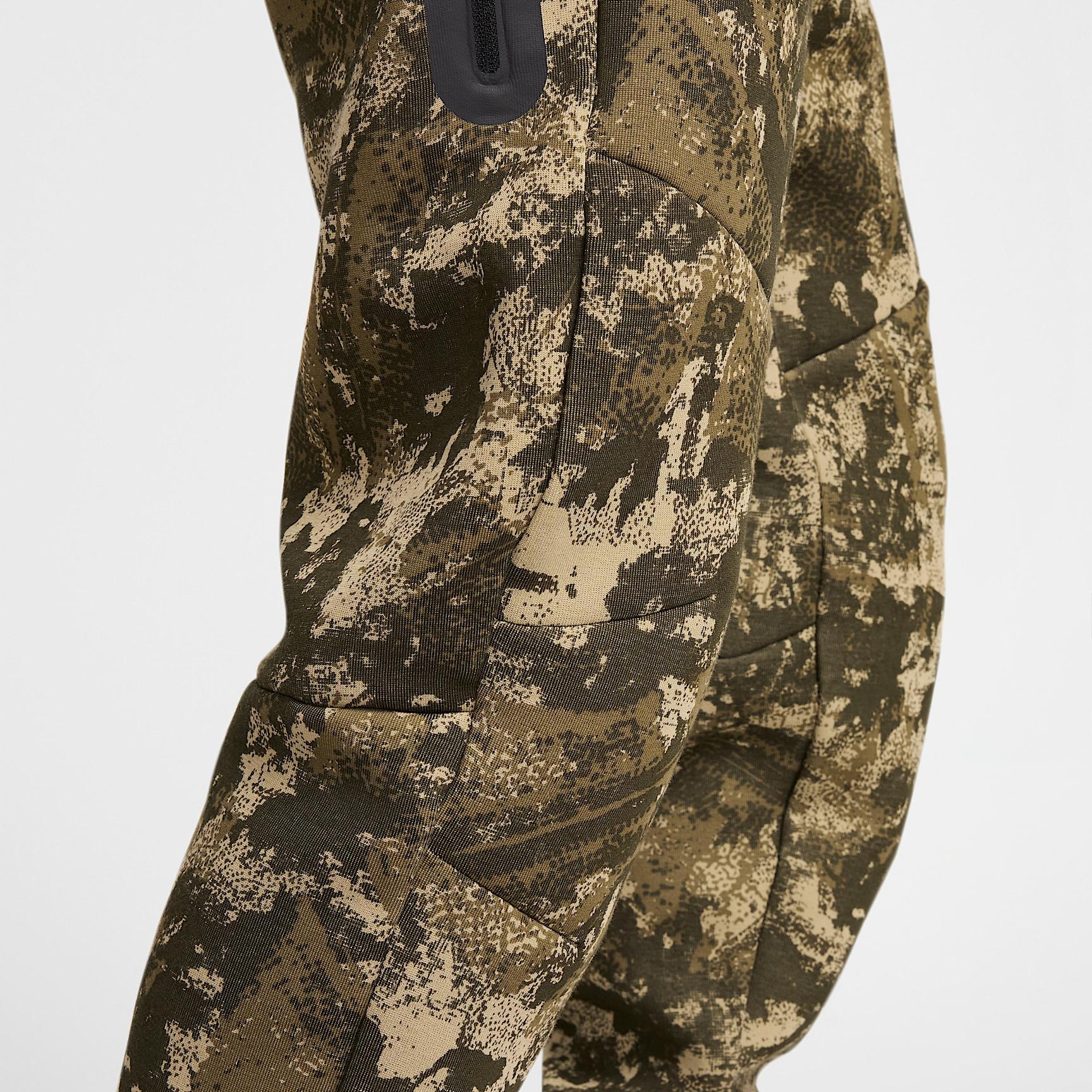 Nike Men's Tech Fleece Jogger Pants Product Image