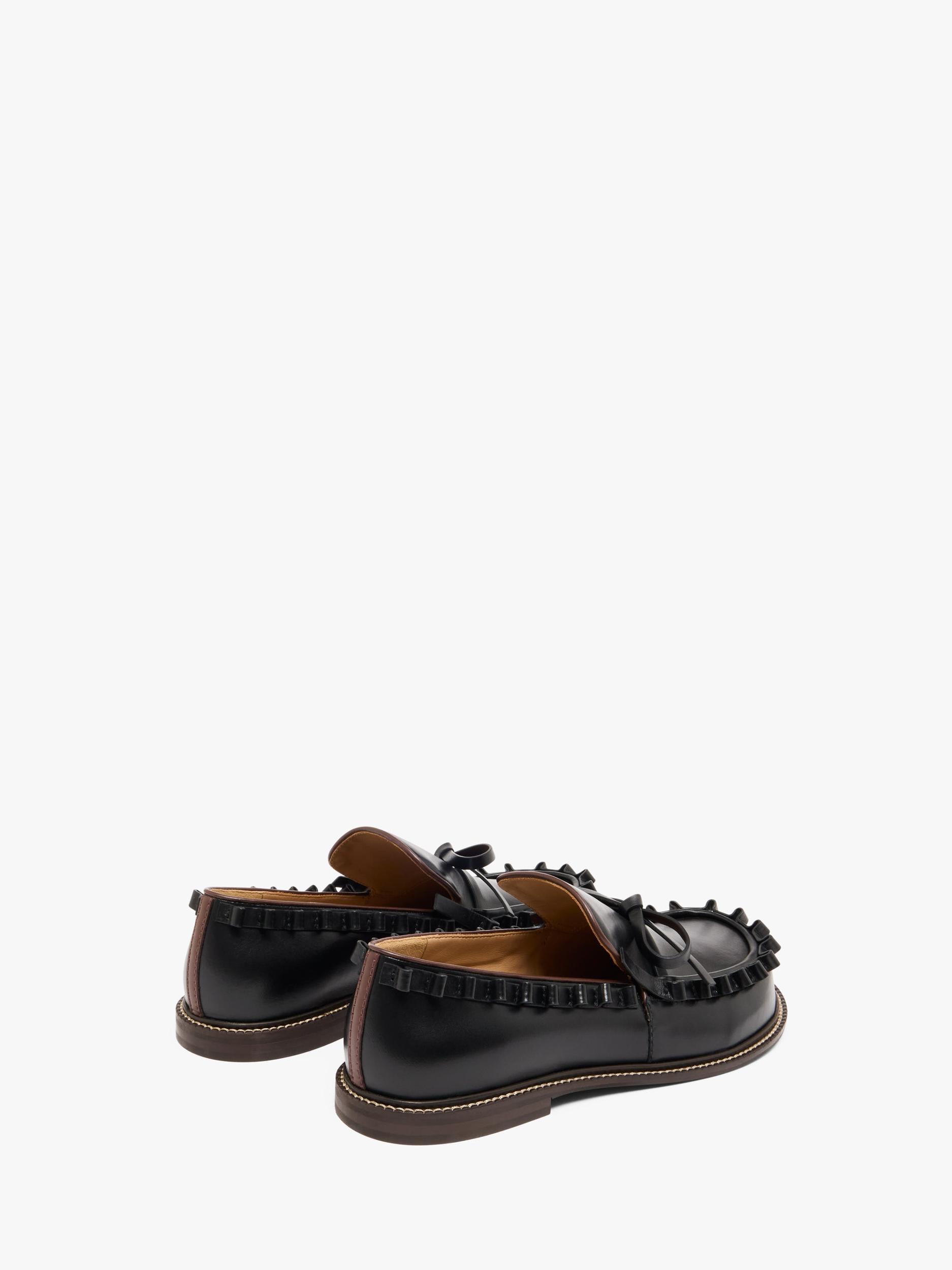 RUFFLE LEATHER MOCCASSIN Product Image
