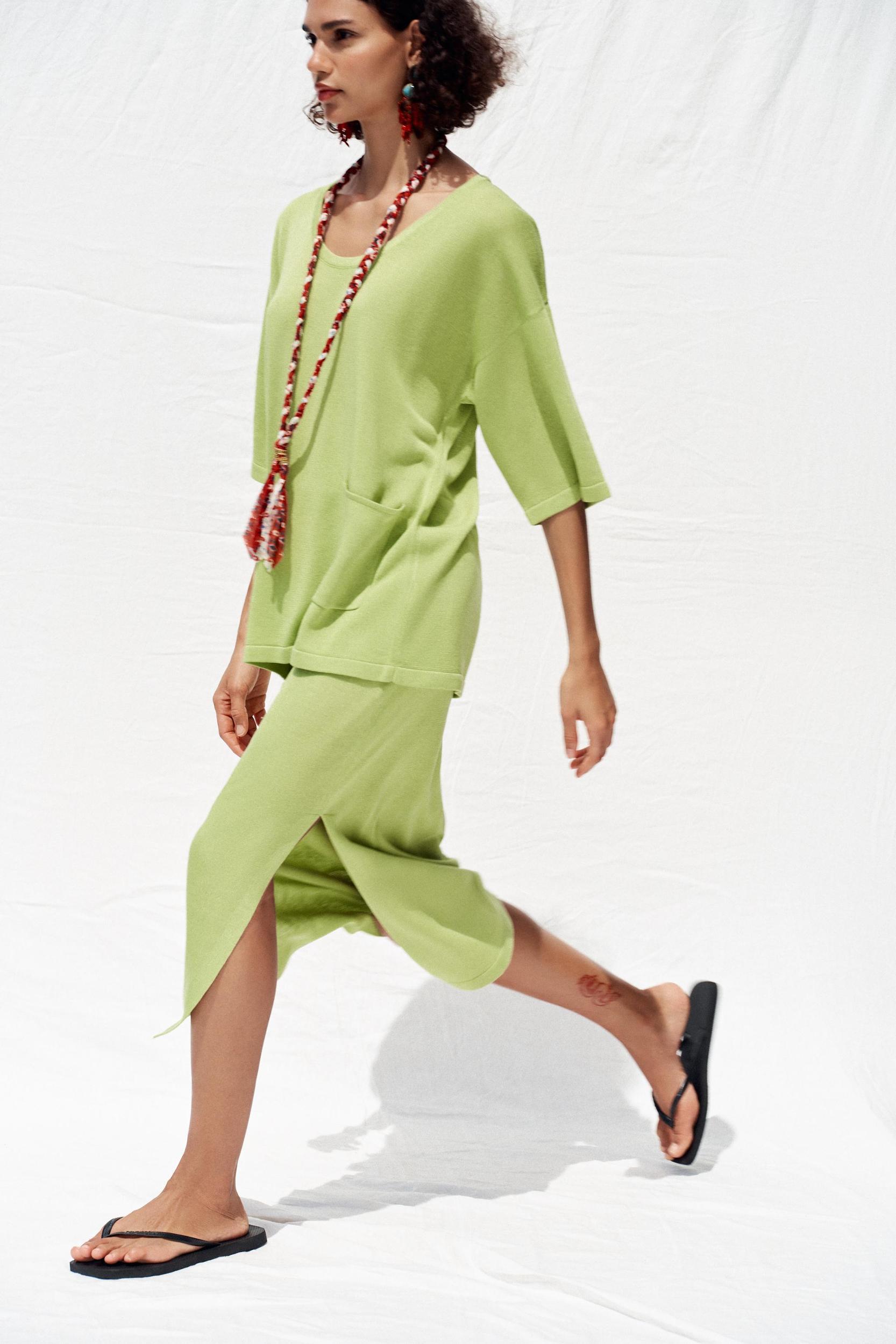 OVERSIZED SHORT SLEEVE KNIT TOP Product Image