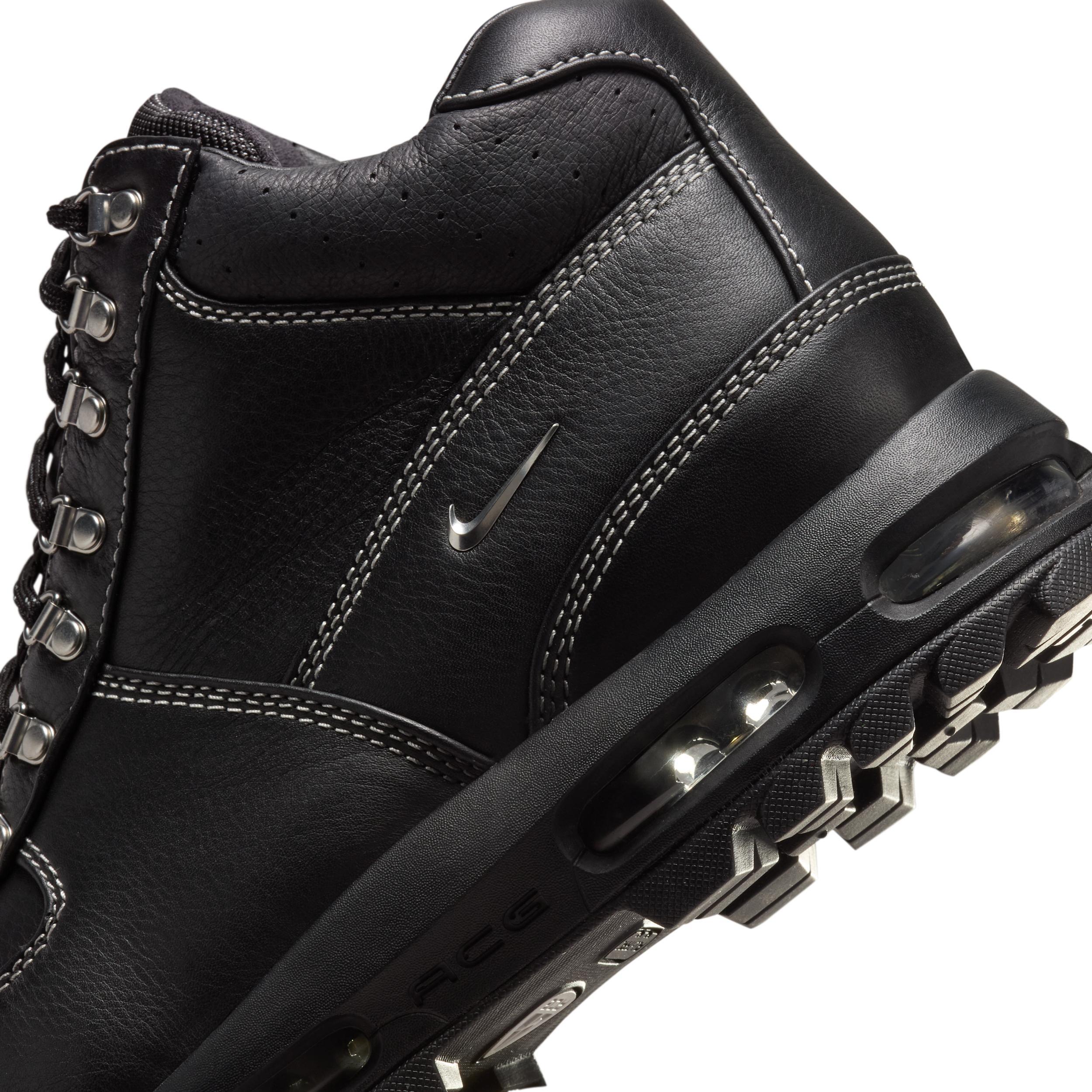 Nike Men's Air Max Goadome Premium Boots Product Image