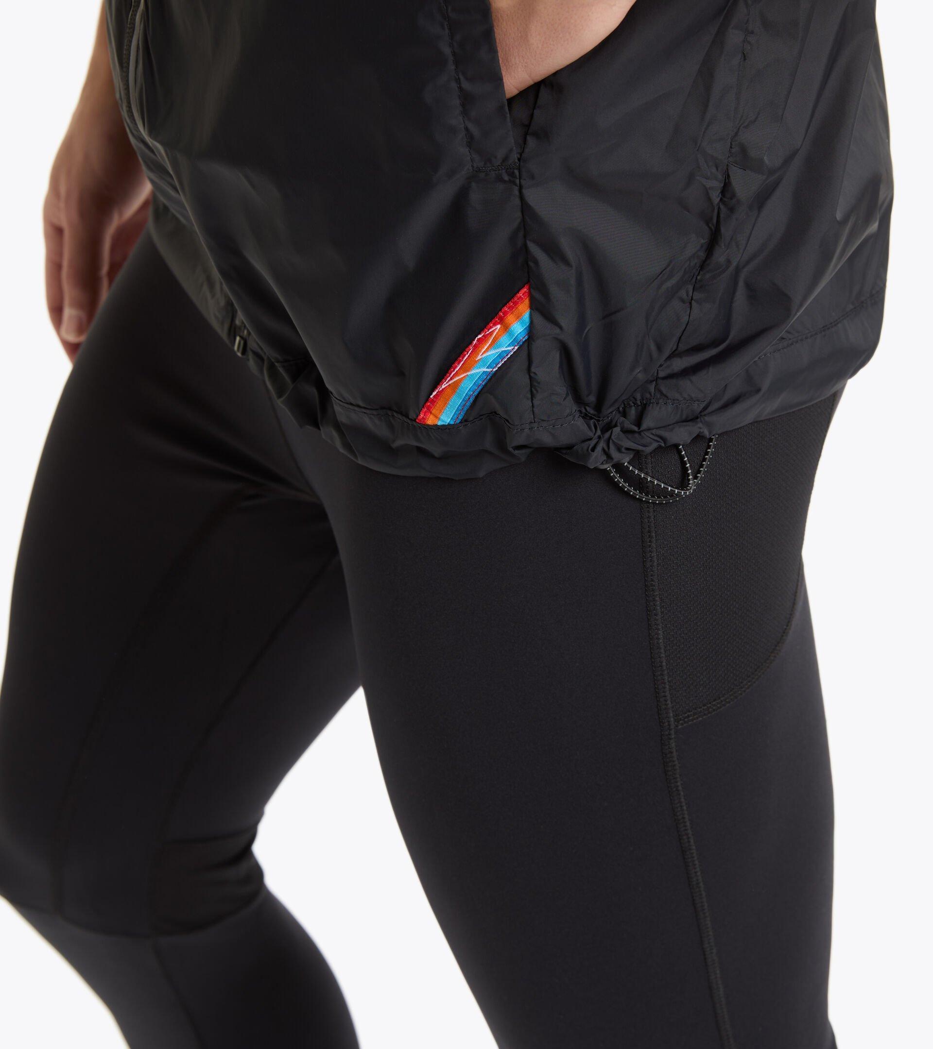 PACKABLE VEST Product Image