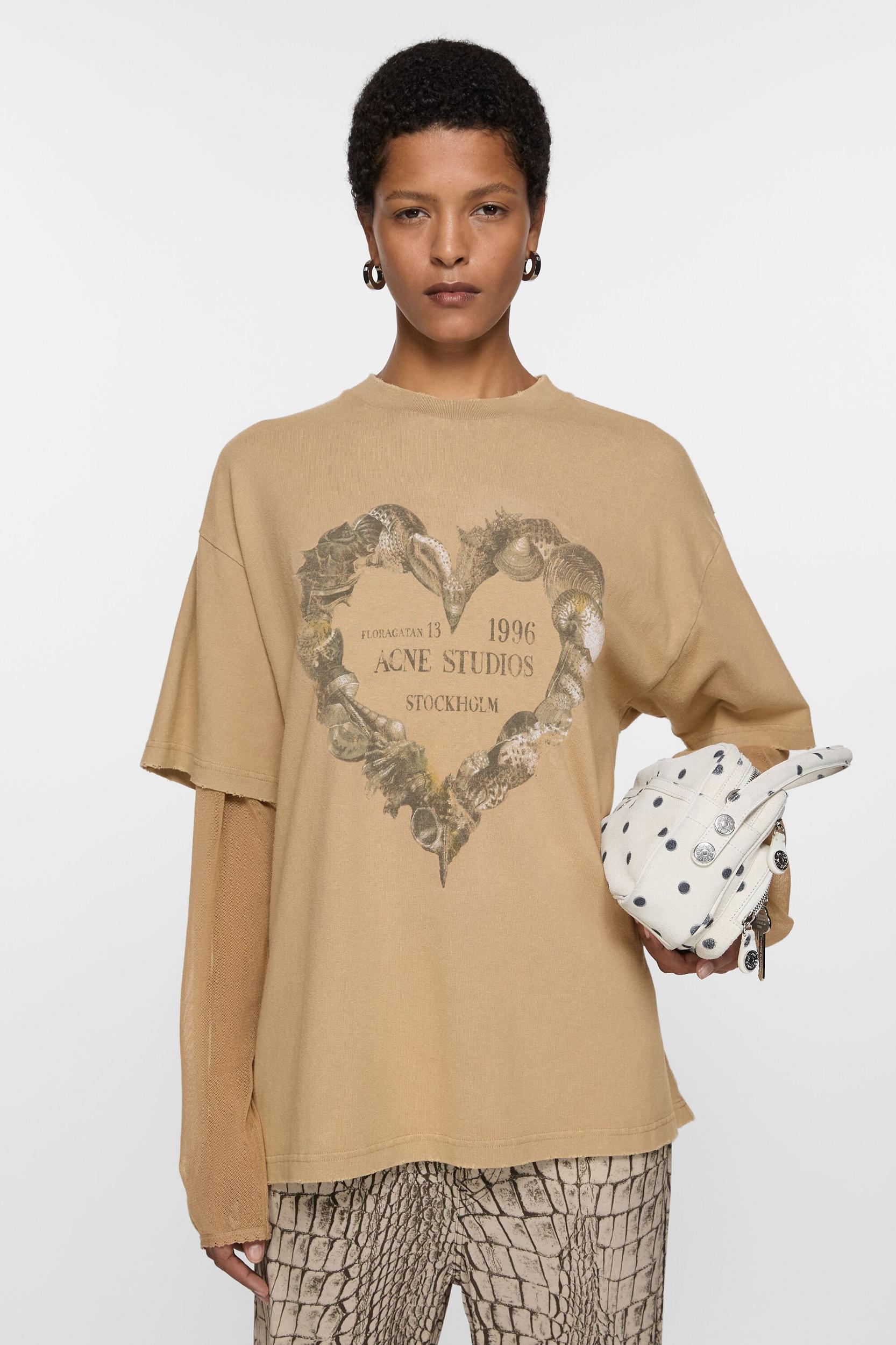 Layered print t-shirt Product Image