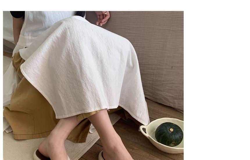 Two Tone Flip-Flops Product Image