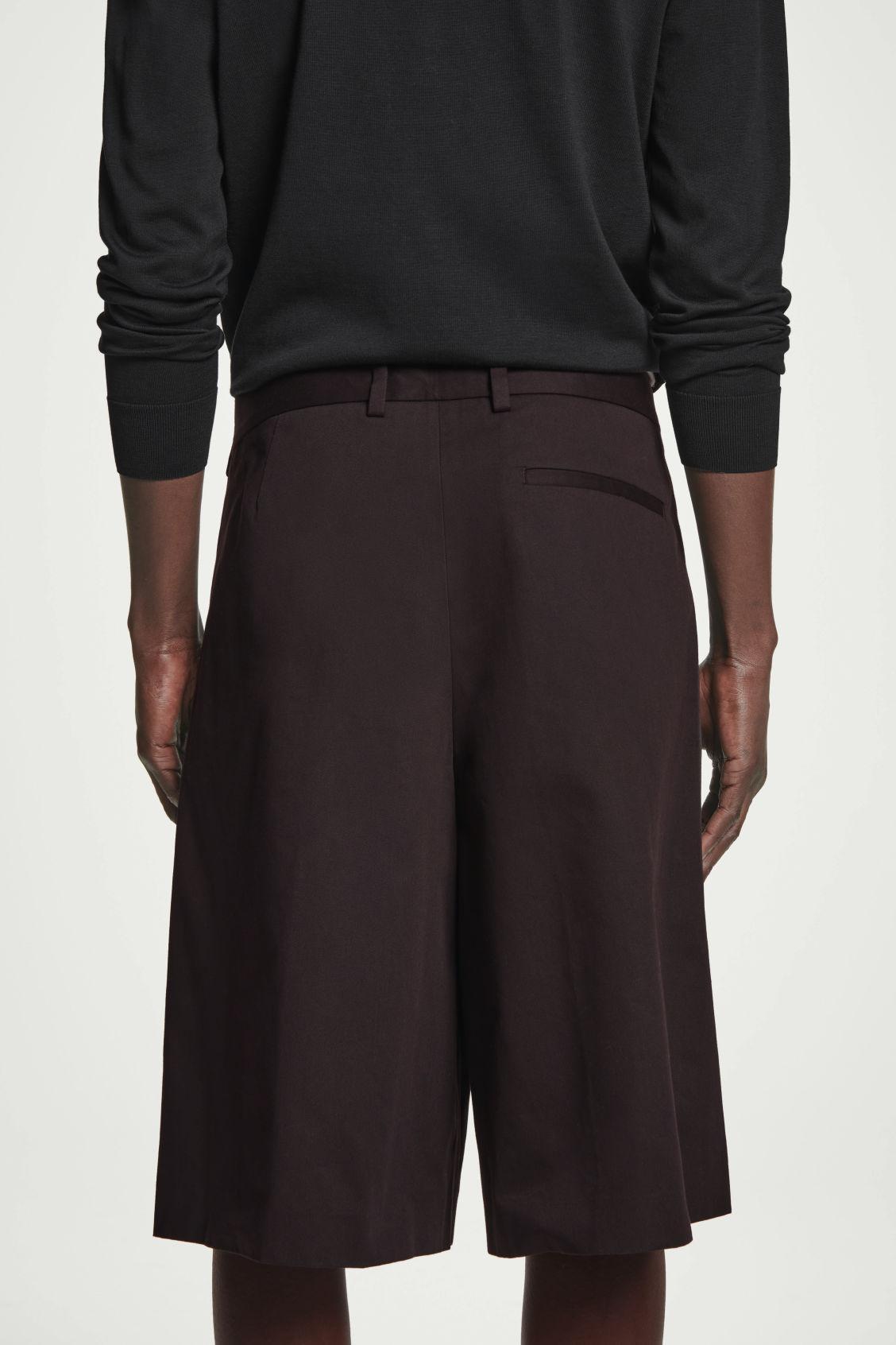 TAILORED WIDE-LEG SHORTS Product Image
