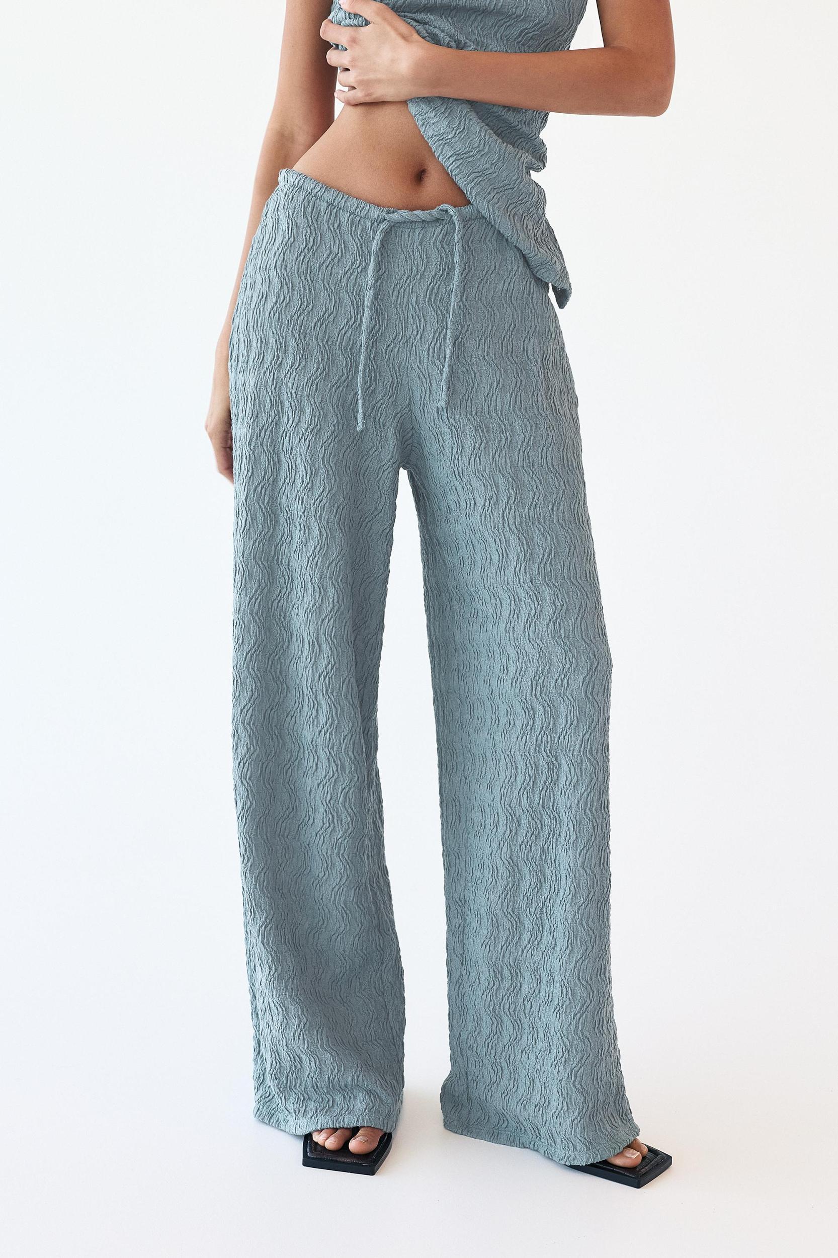 Textured loose-fitting pants Product Image