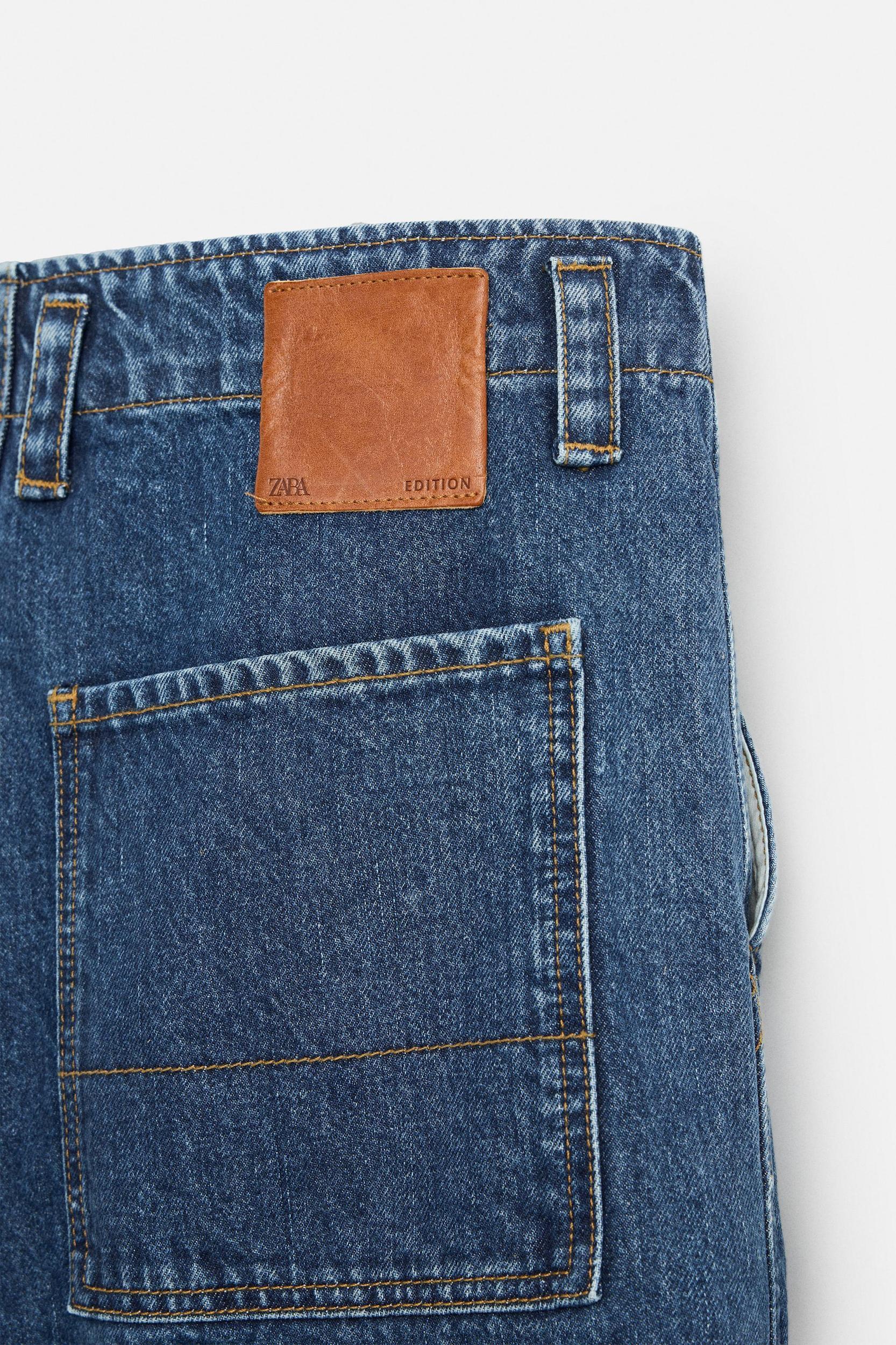 PLEATED STRAIGHT FIT JEANS Product Image