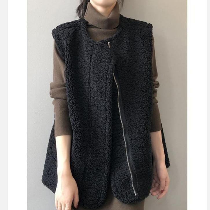 Round Neck Faux Shearling Zip Vest Product Image