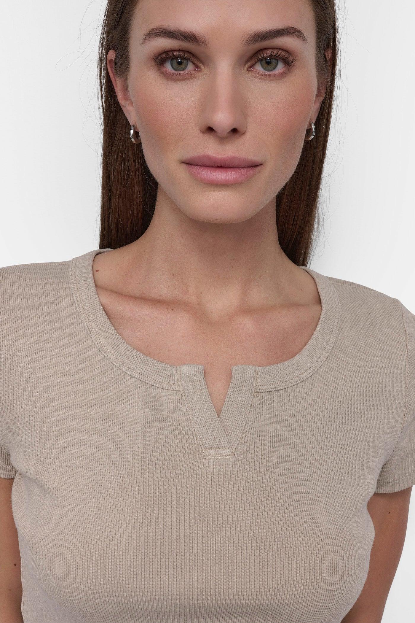 RIBBED NOTCH NECK CROPPED TEE Product Image