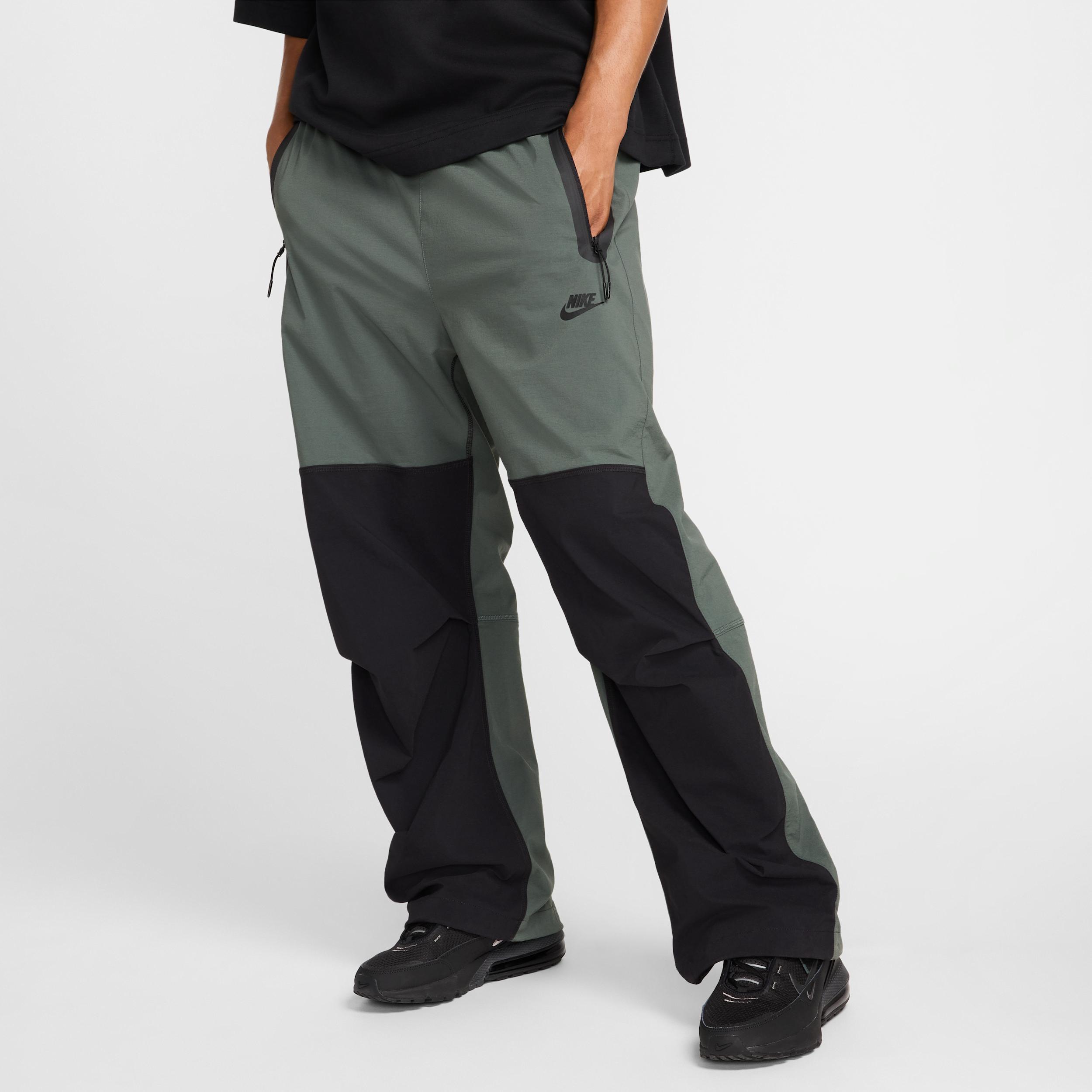 Nike Men's Tech Woven Oversized Pants Product Image