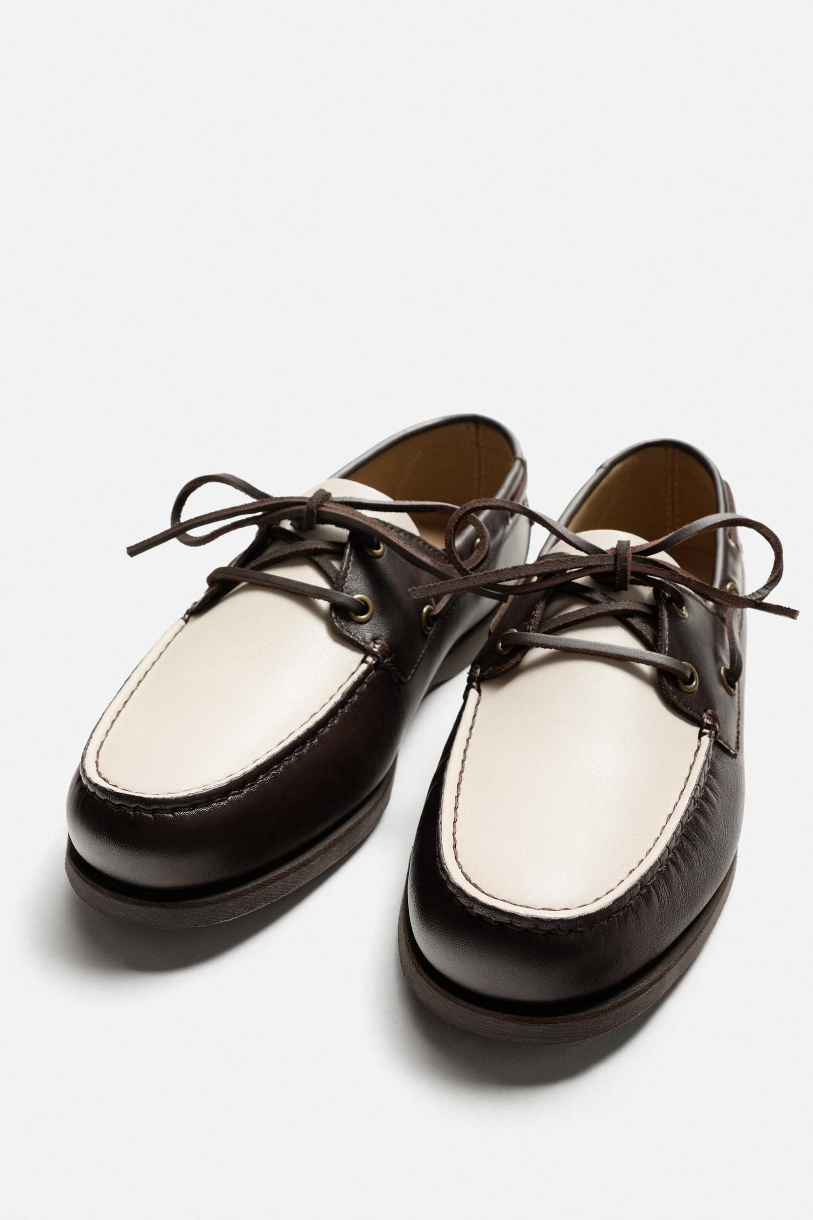 LEATHER DECK SHOES Product Image