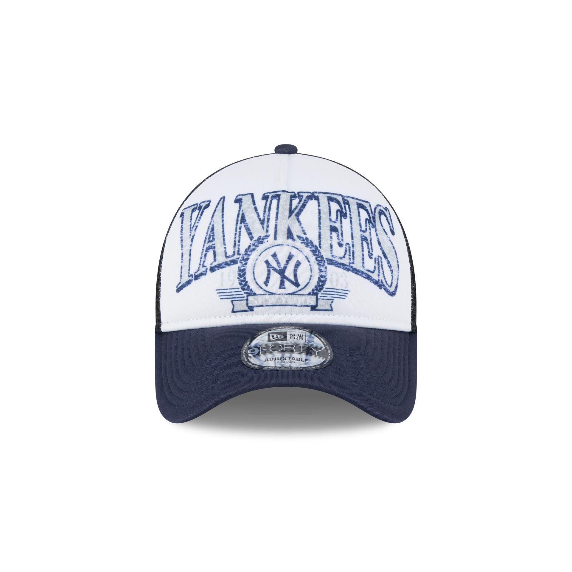 New York Yankees Distressed 9FORTY A-Frame Trucker Hat Male Product Image