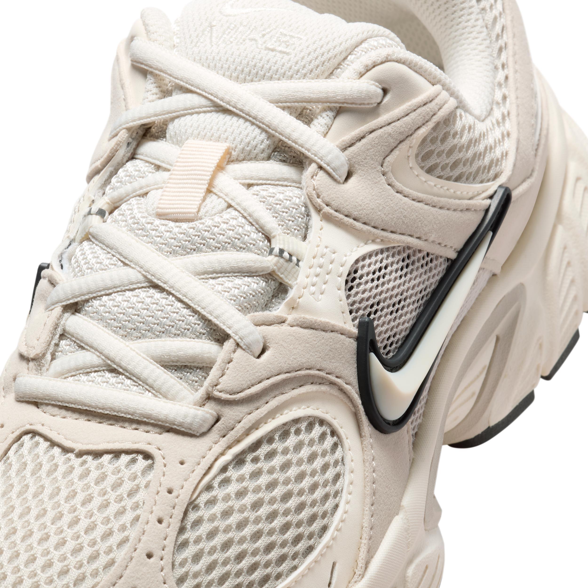 Nike Womens V5 RNR Shoes | II6294-100 Product Image