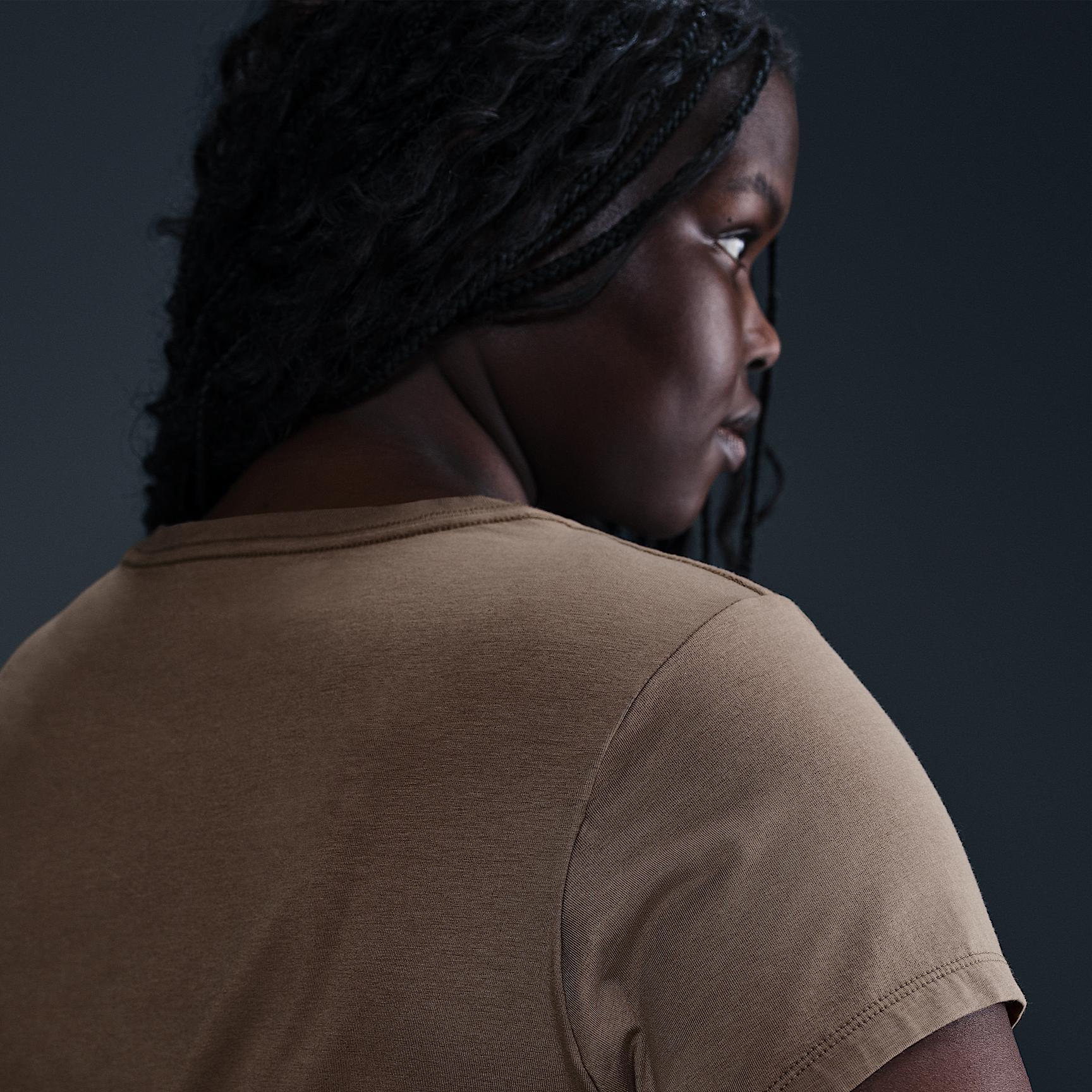 Women's Nike Sportswear Chill Knit Cropped T-Shirt (Plus Size) Product Image