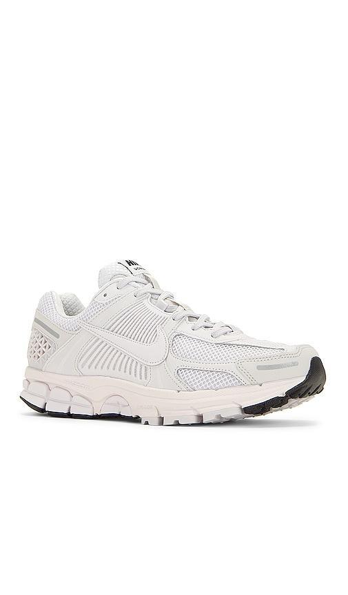 Nike Mens Zoom Vomero 5 Shoes Product Image