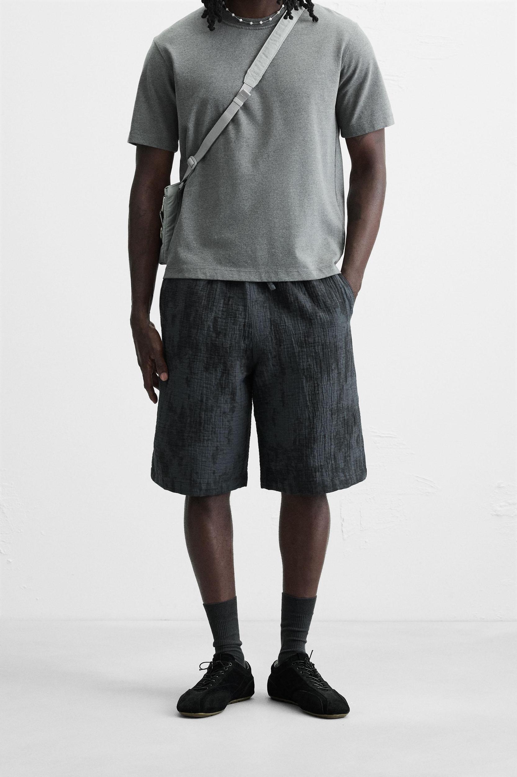 TIE DYE PRINT TEXTURED SHORTS Product Image