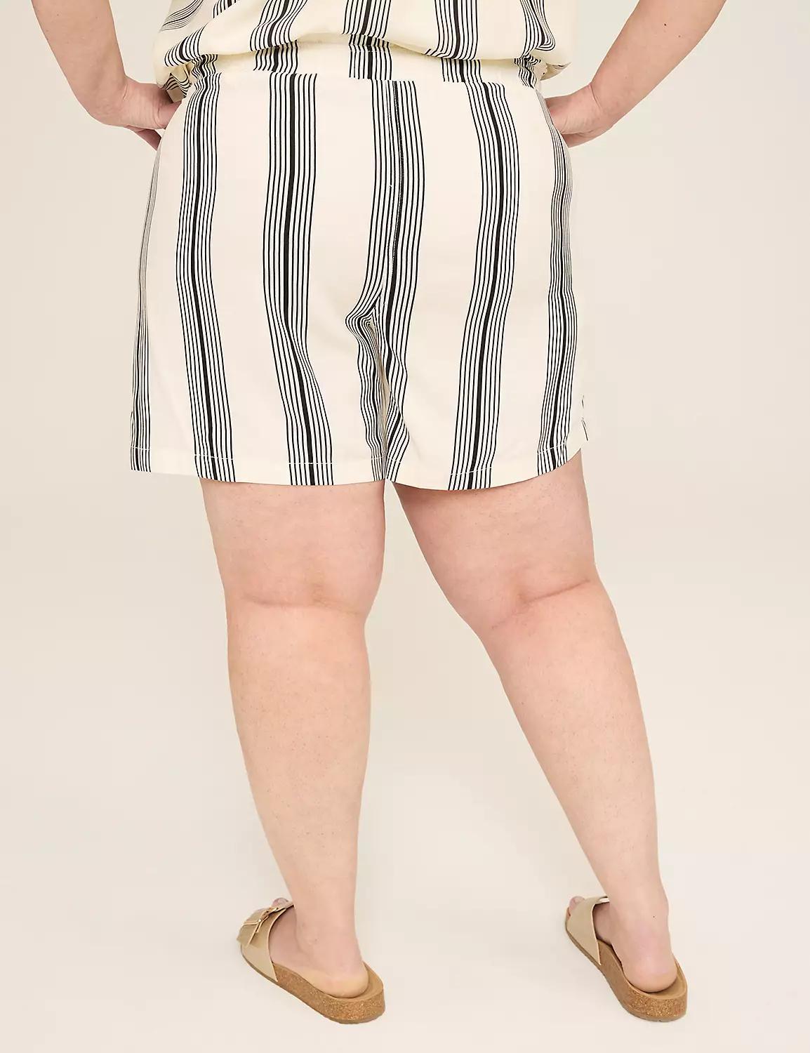 Pull-On Flowy Short Product Image