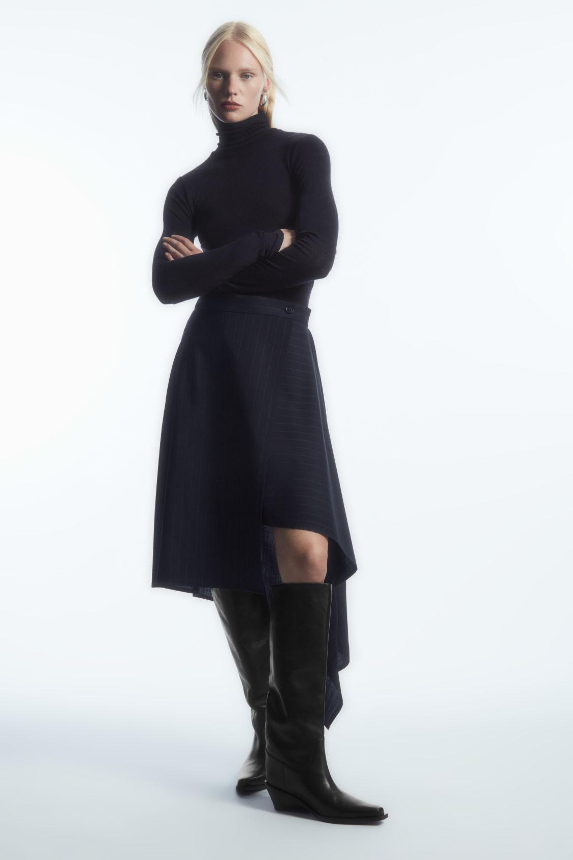 MERINO WOOL TURTLENECK TOP Product Image