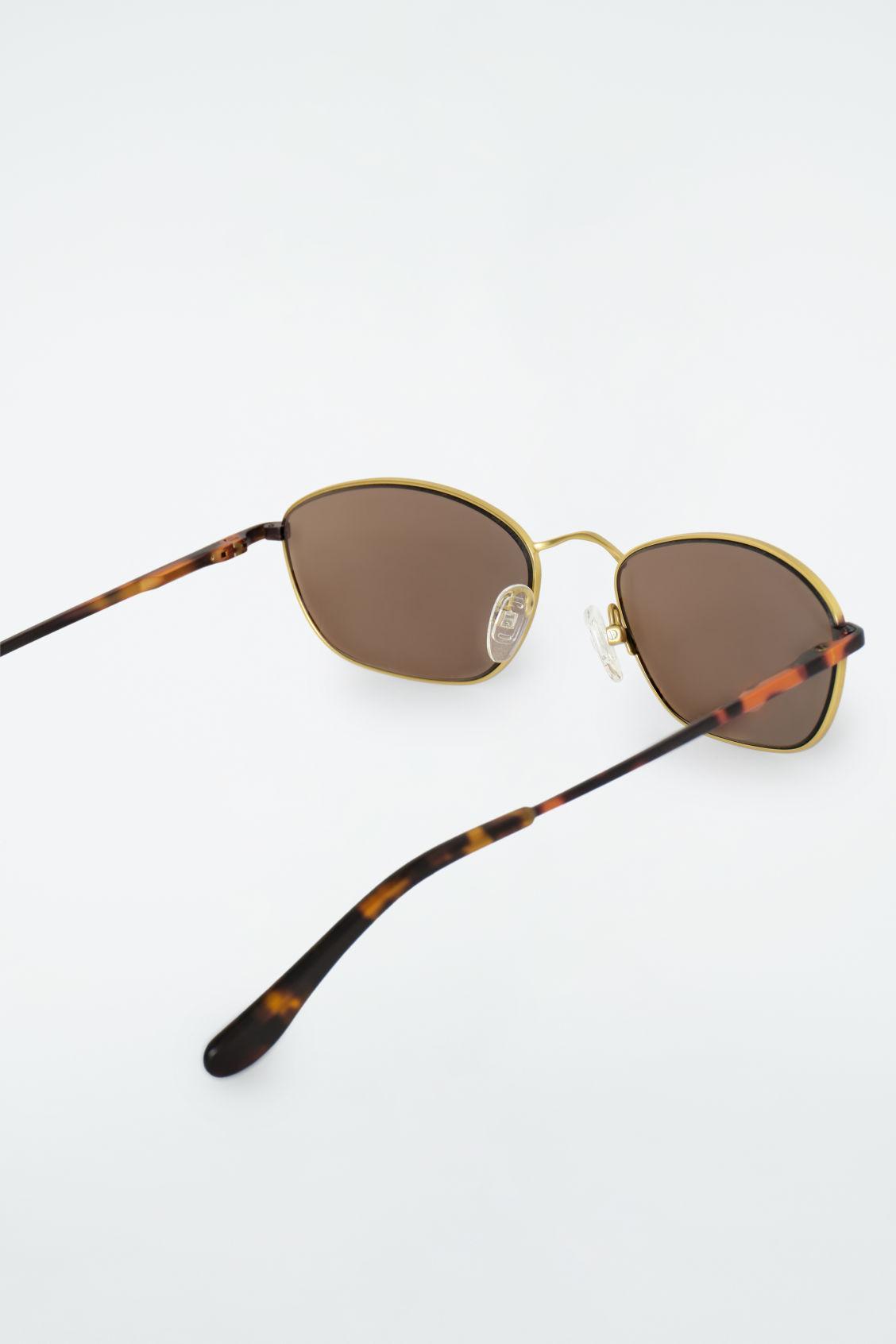 WIRE-FRAME CAT-EYE SUNGLASSES Product Image