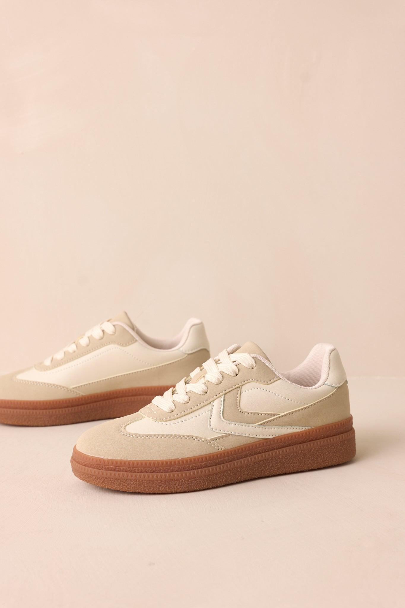 Catching Moments White & Beige Sneaker Product Image