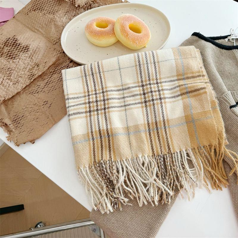 Plaid Fringed Scarf Product Image