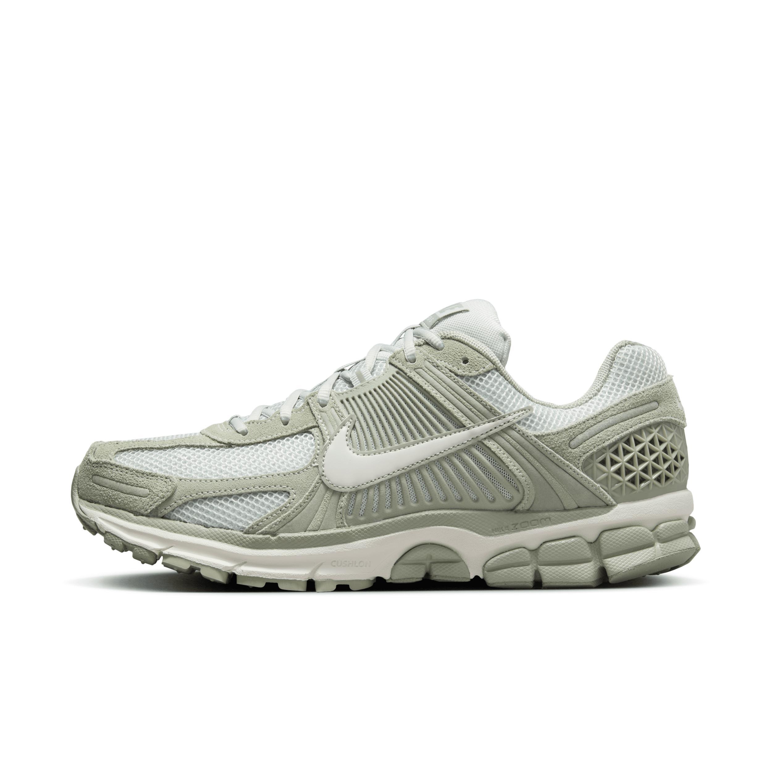 Nike Men's Zoom Vomero 5 Shoes Product Image